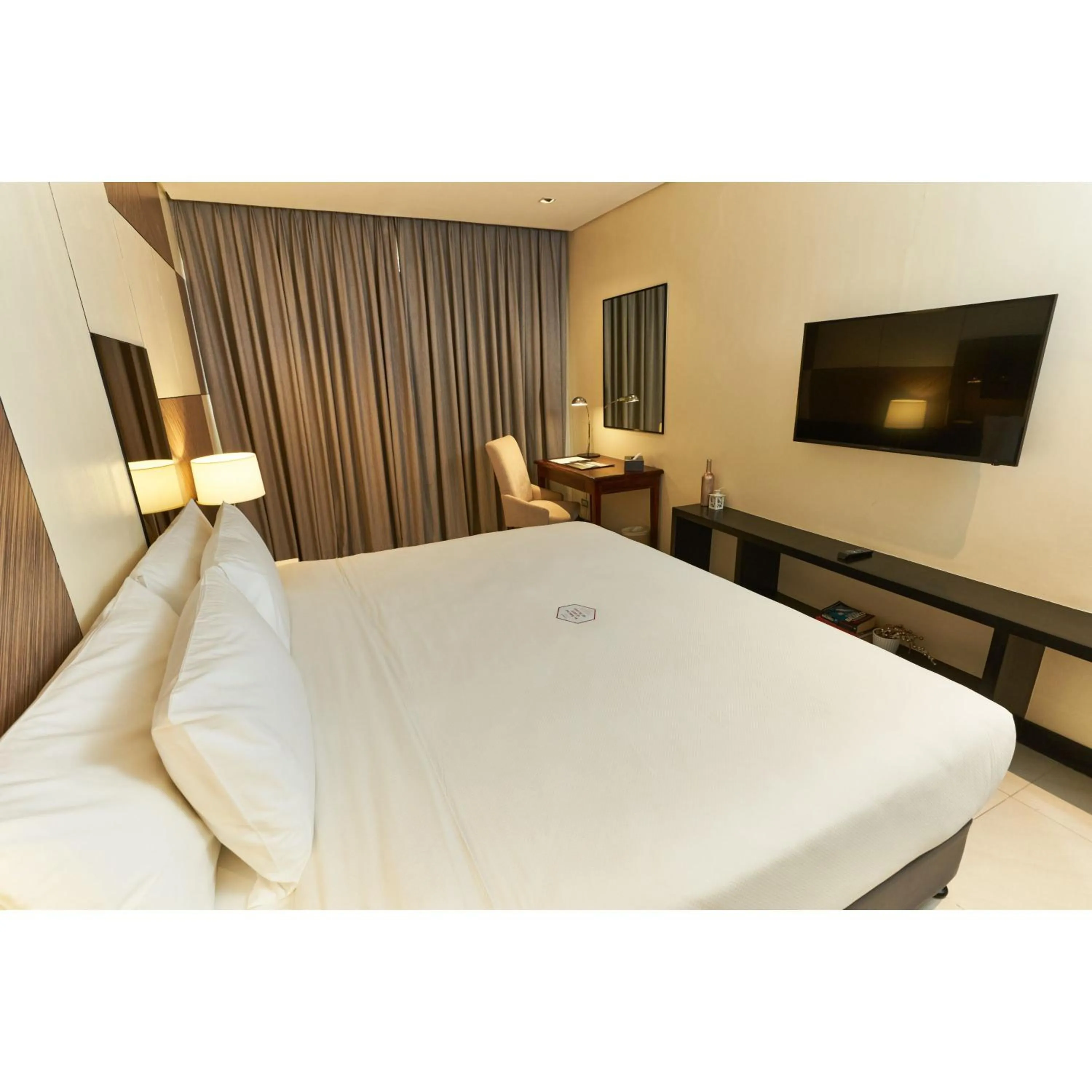 Bed in Summit Hotel Tacloban