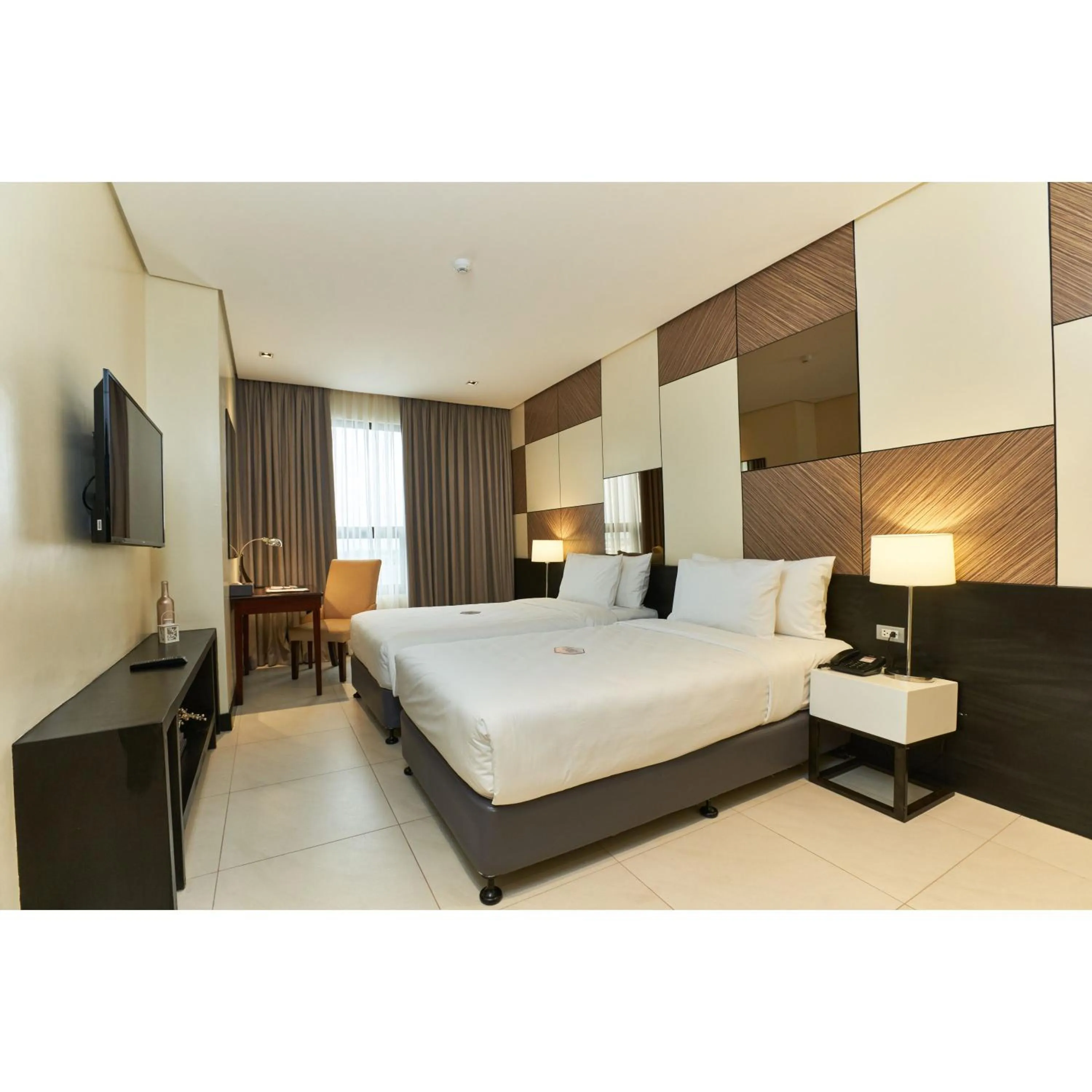 Bed in Summit Hotel Tacloban