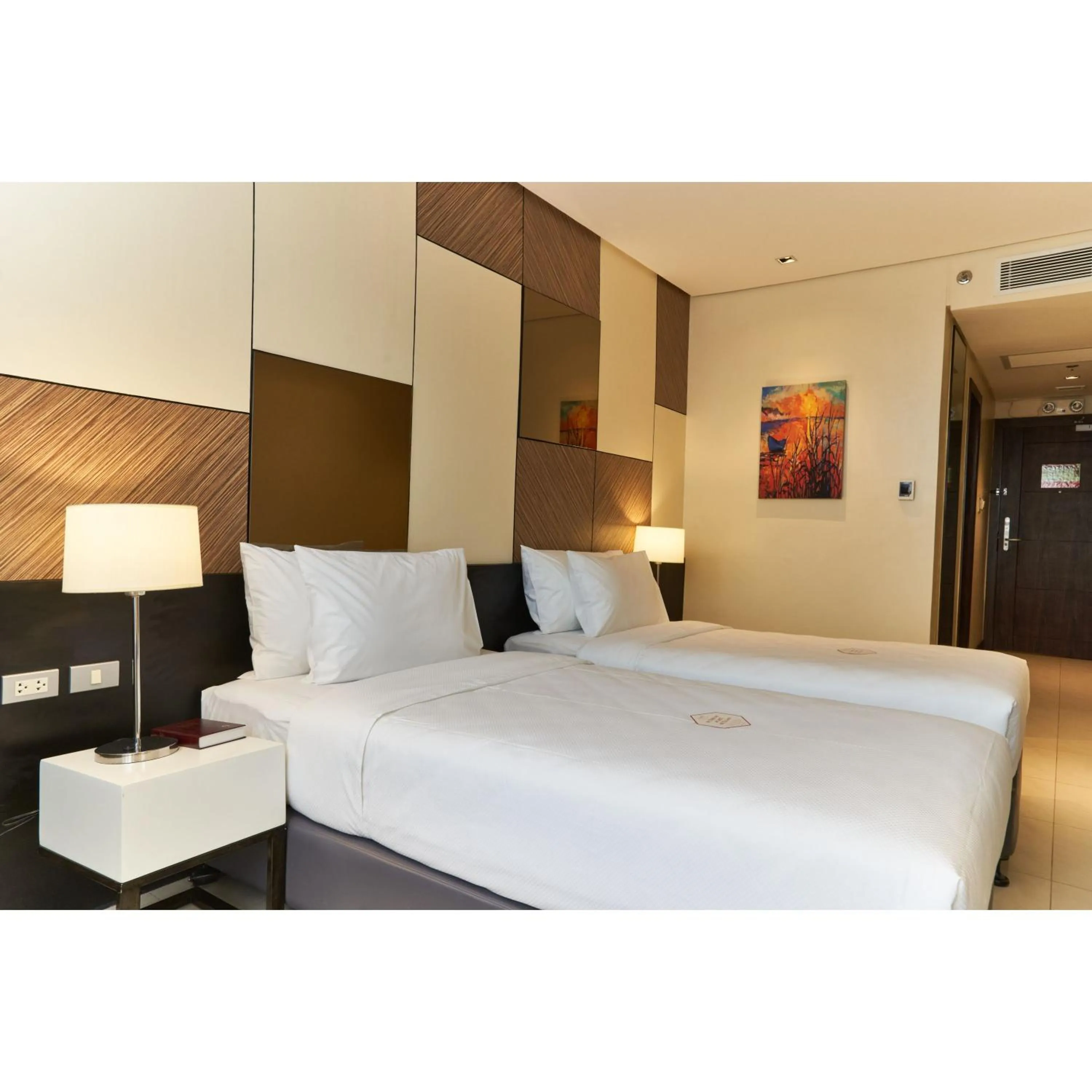 Bed in Summit Hotel Tacloban