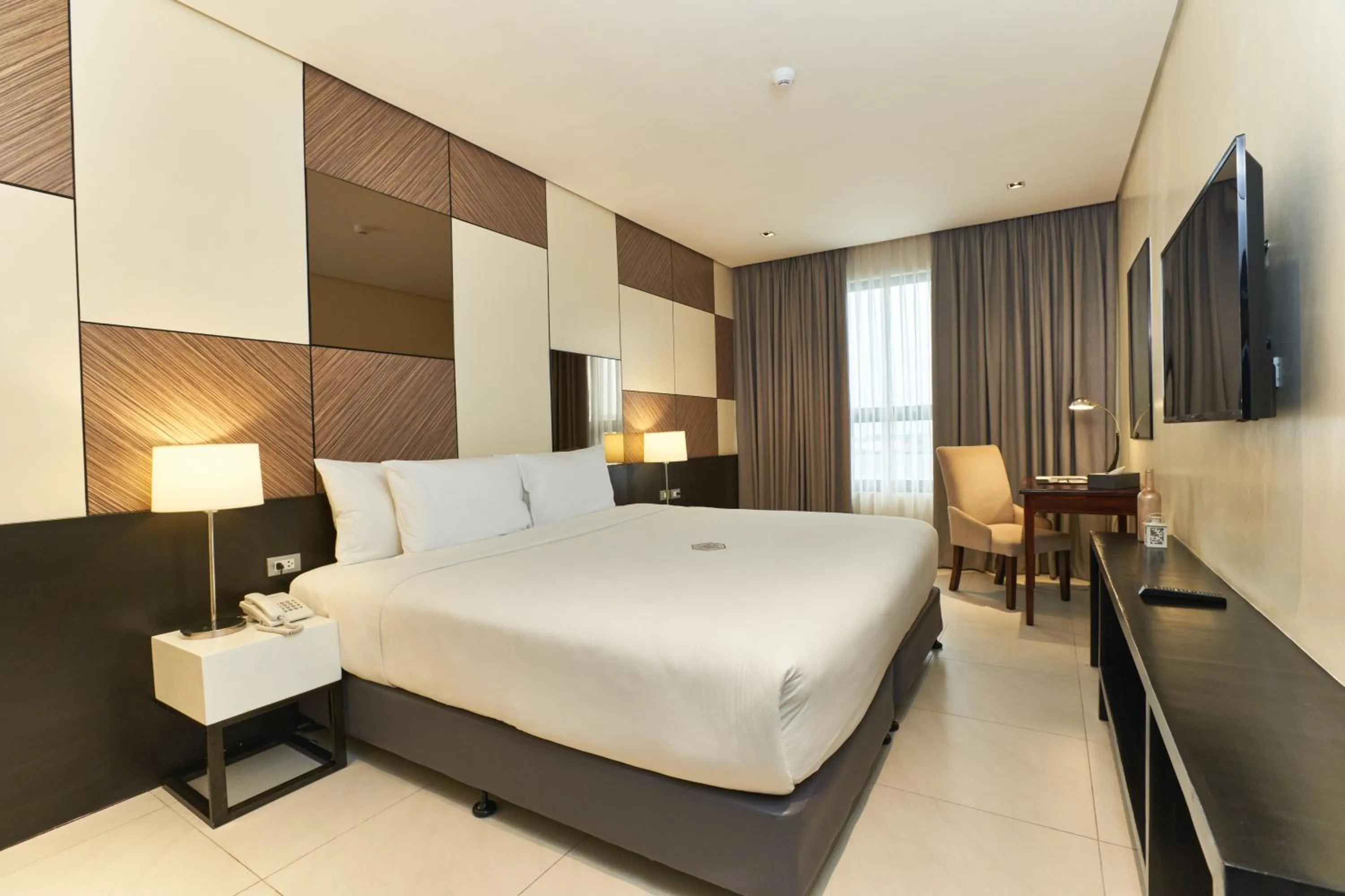 Bed in Summit Hotel Tacloban