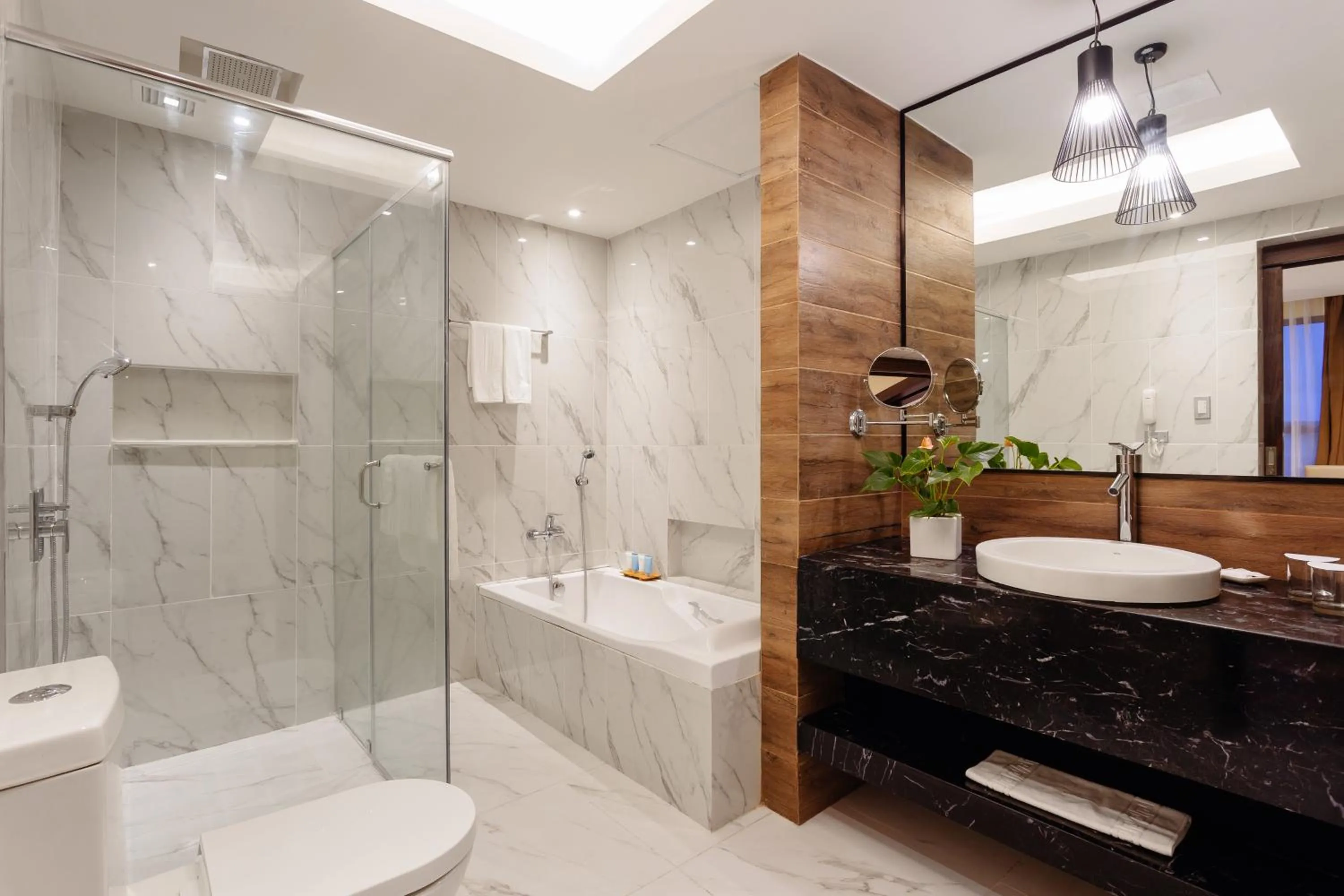 Shower in Summit Hotel Tacloban