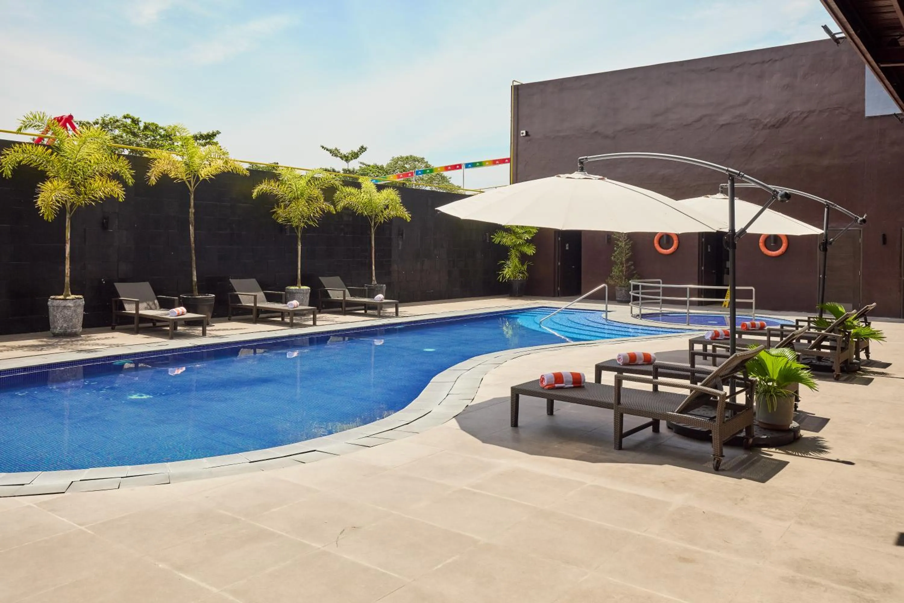 Swimming pool in Summit Hotel Tacloban