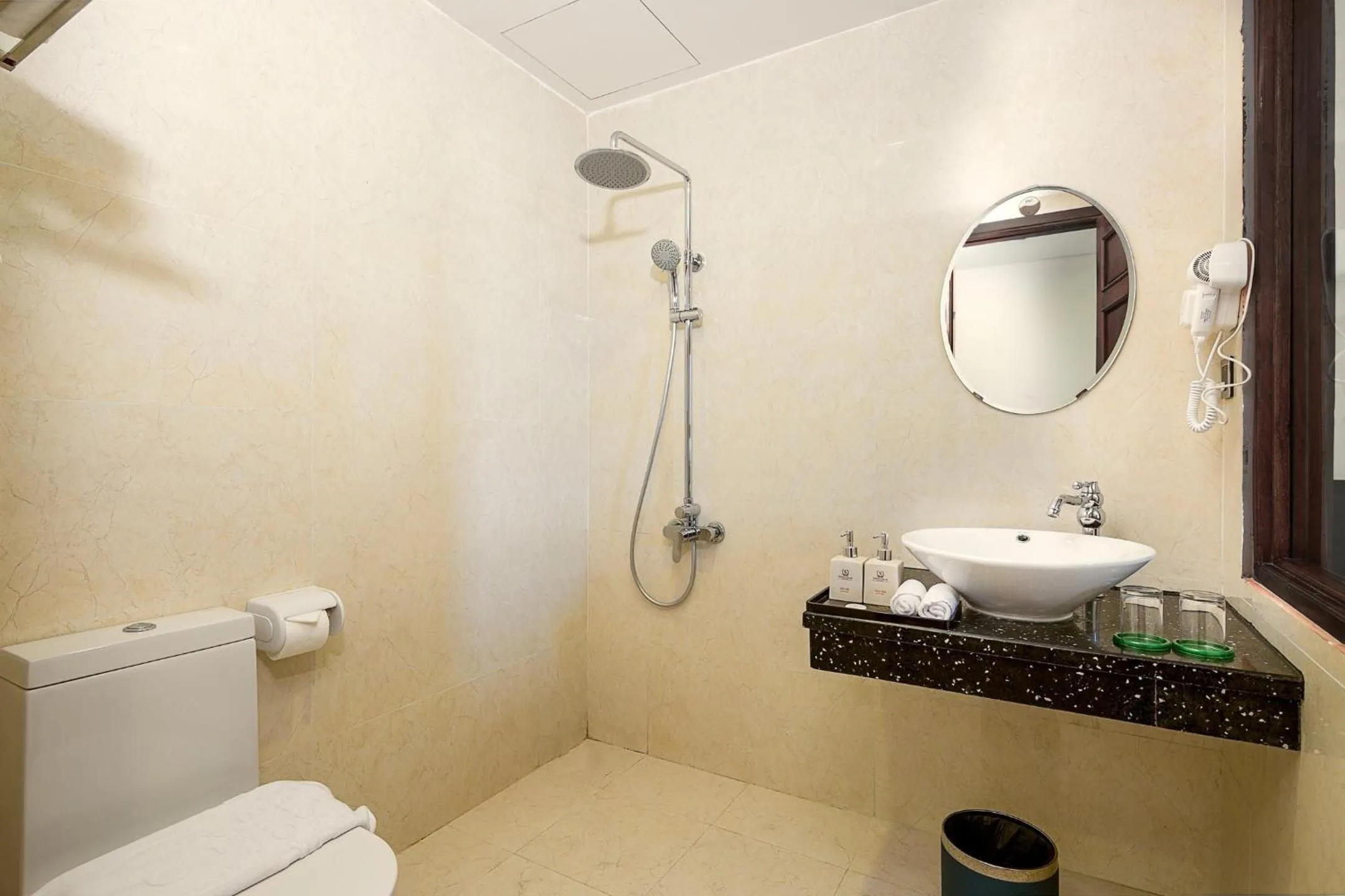 Shower in Sepon Blue Hotel