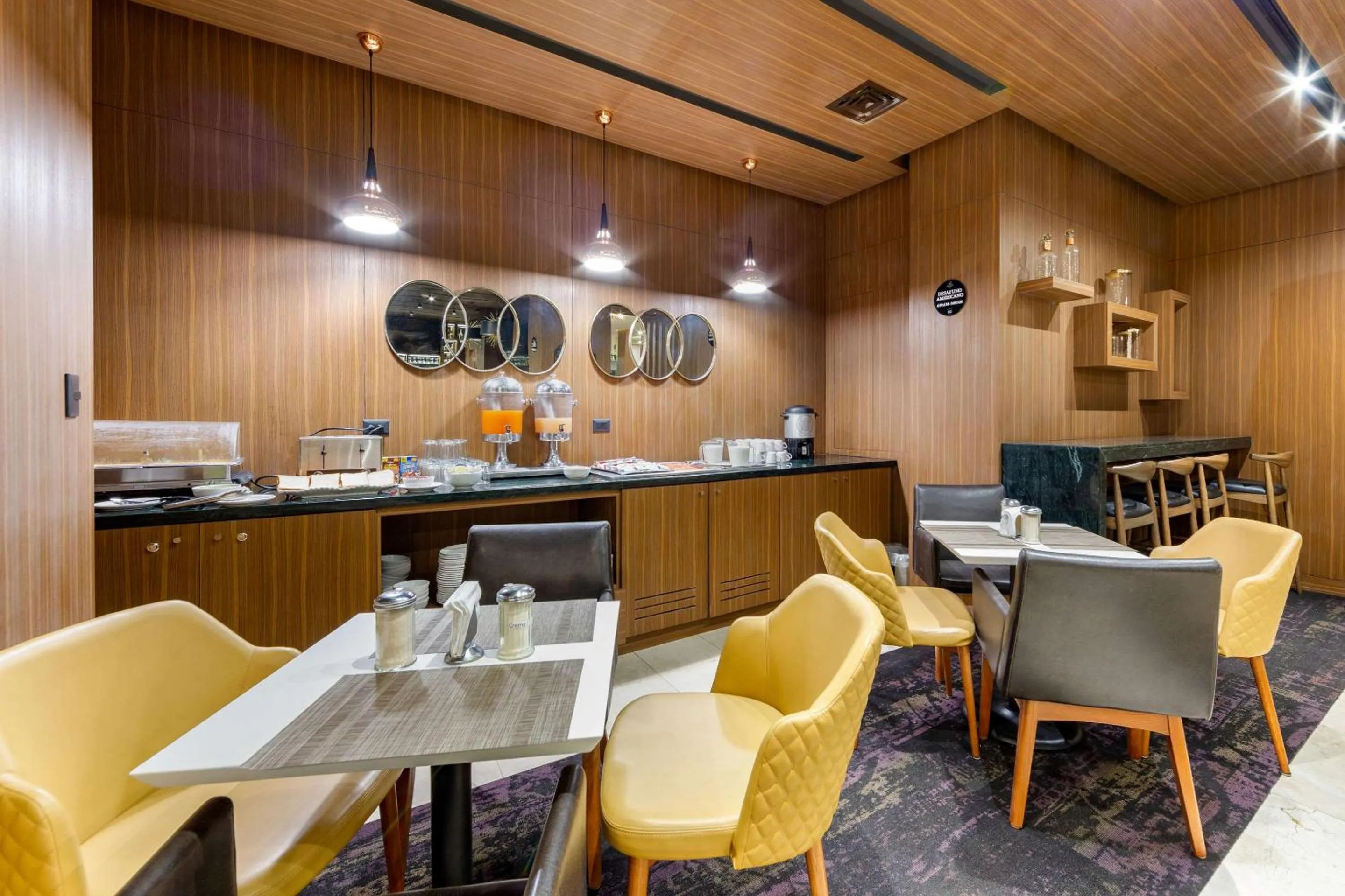 Breakfast in Quality Inn Chihuahua San Francisco