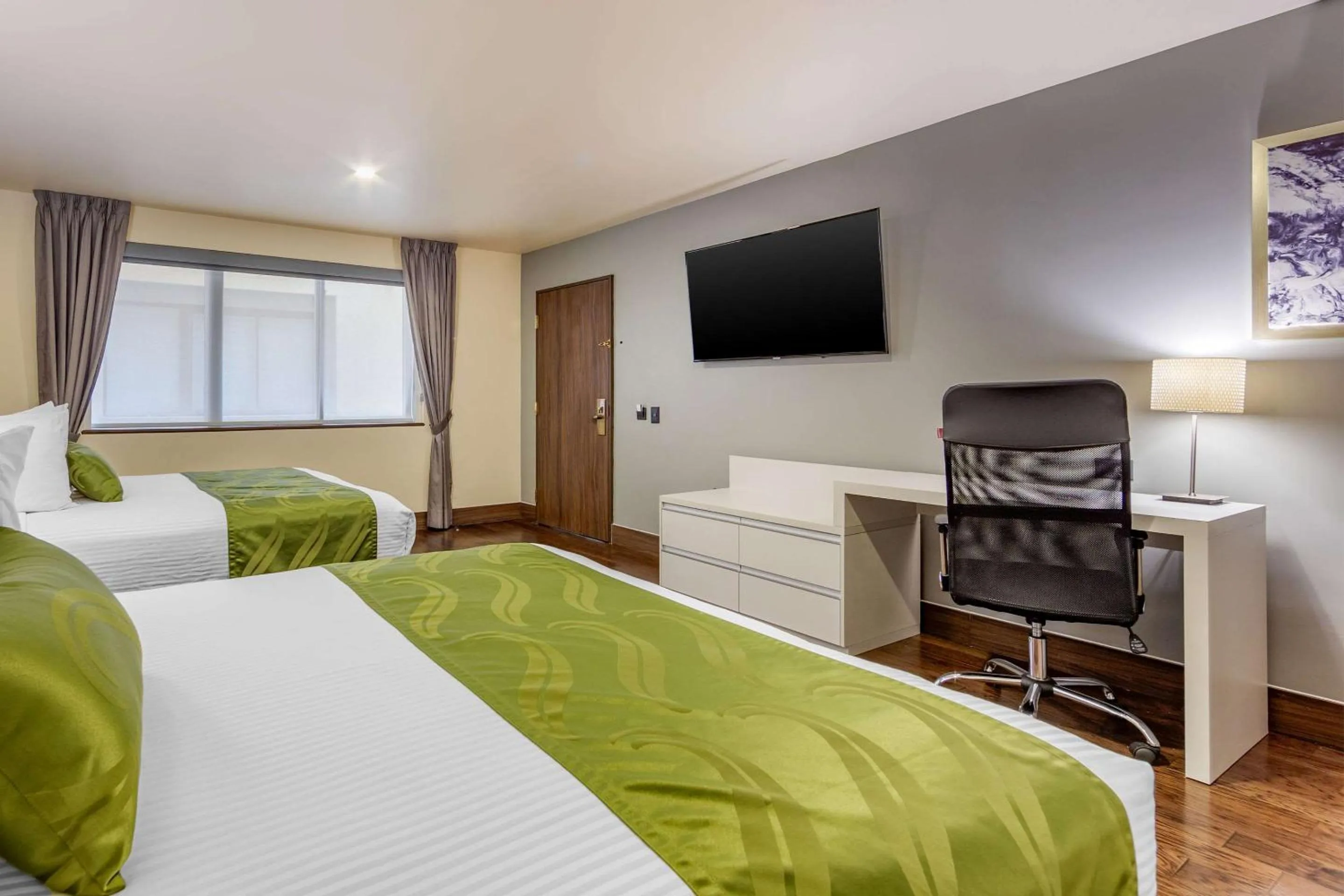 Bedroom in Quality Inn Chihuahua San Francisco