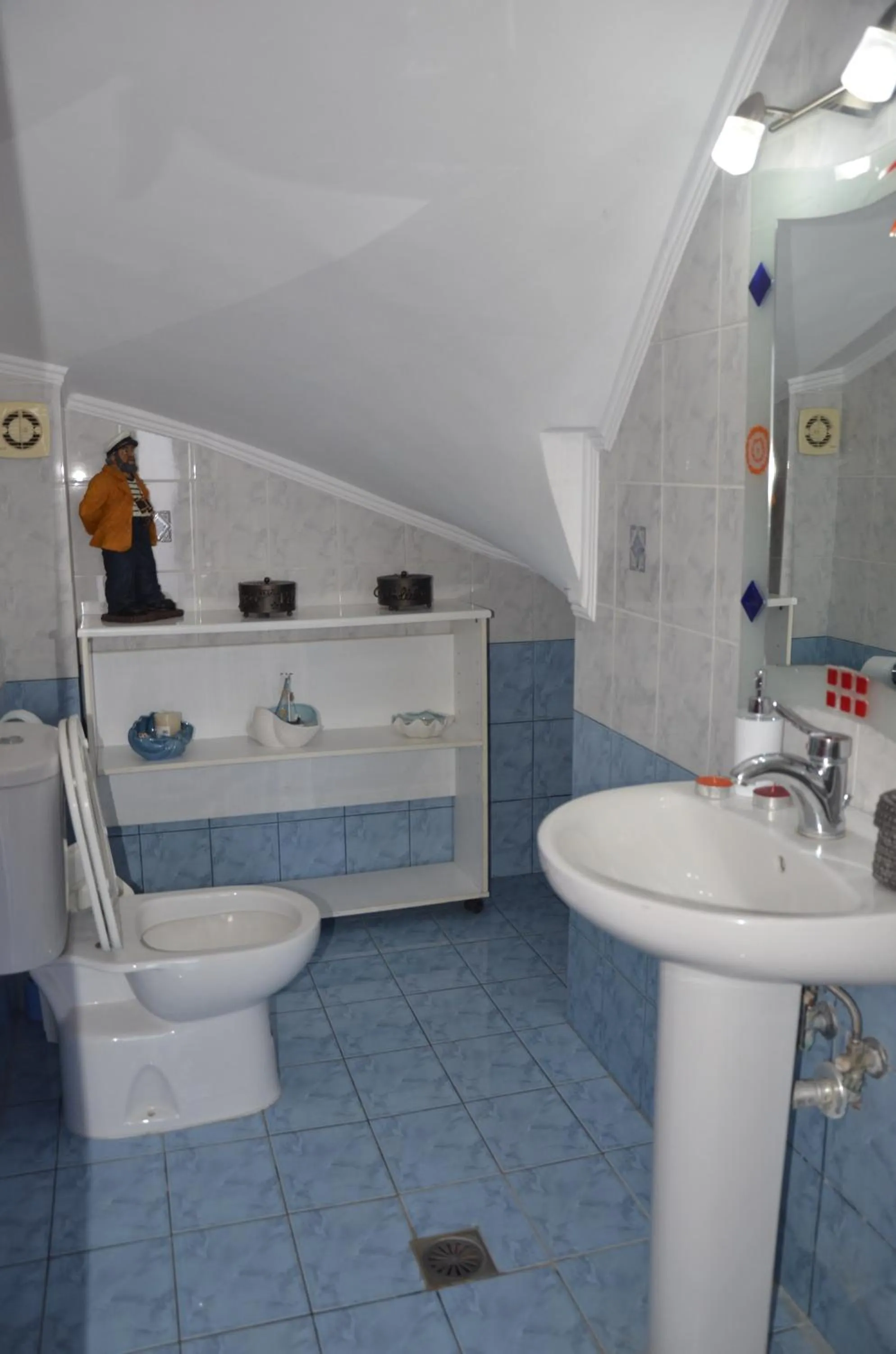 Toilet in Platoni Elite Villas