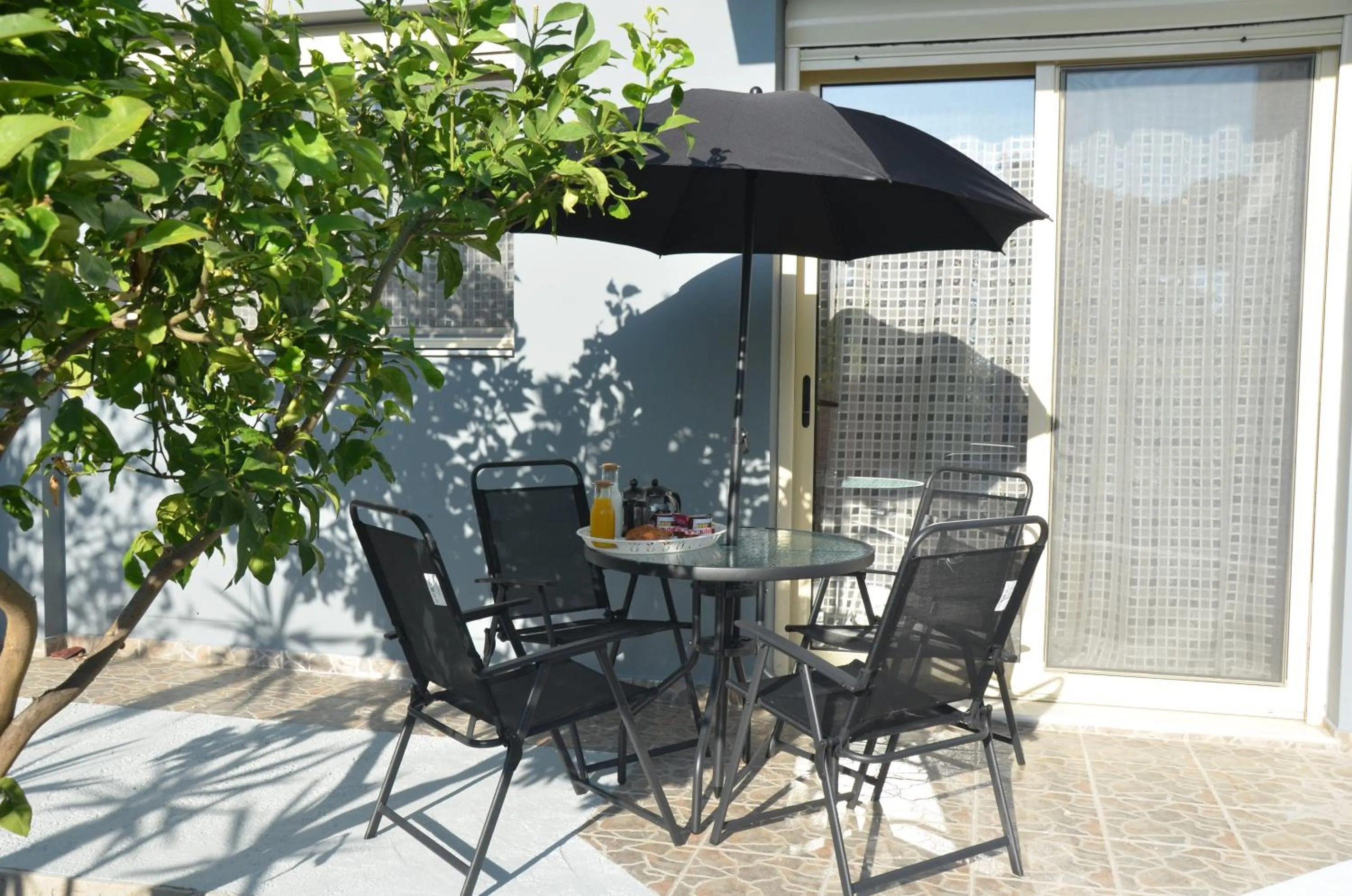 Garden in Platoni Elite Villas