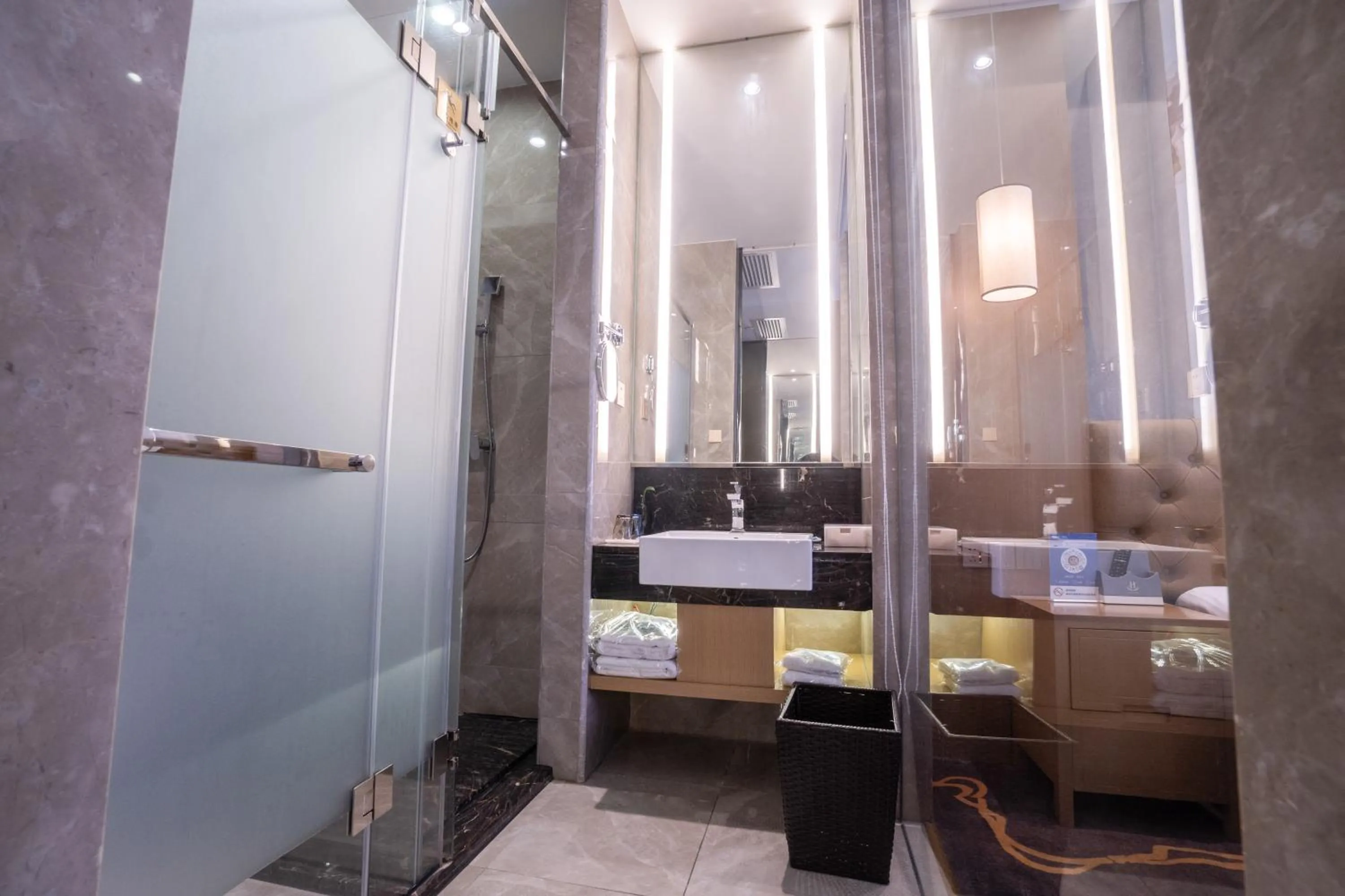 Taishan He Style Hotel