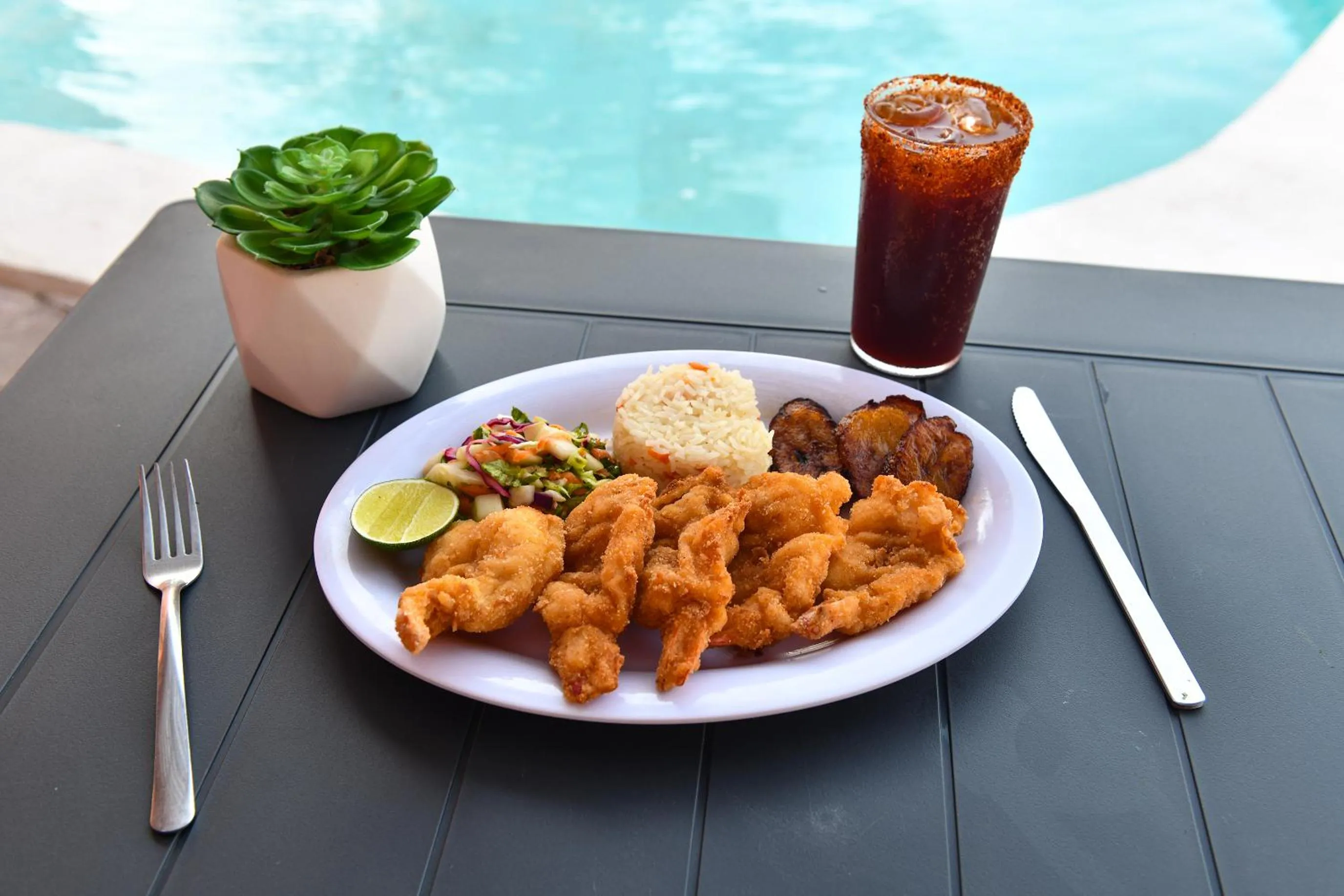 Food and drinks in Hotel Uxulkah