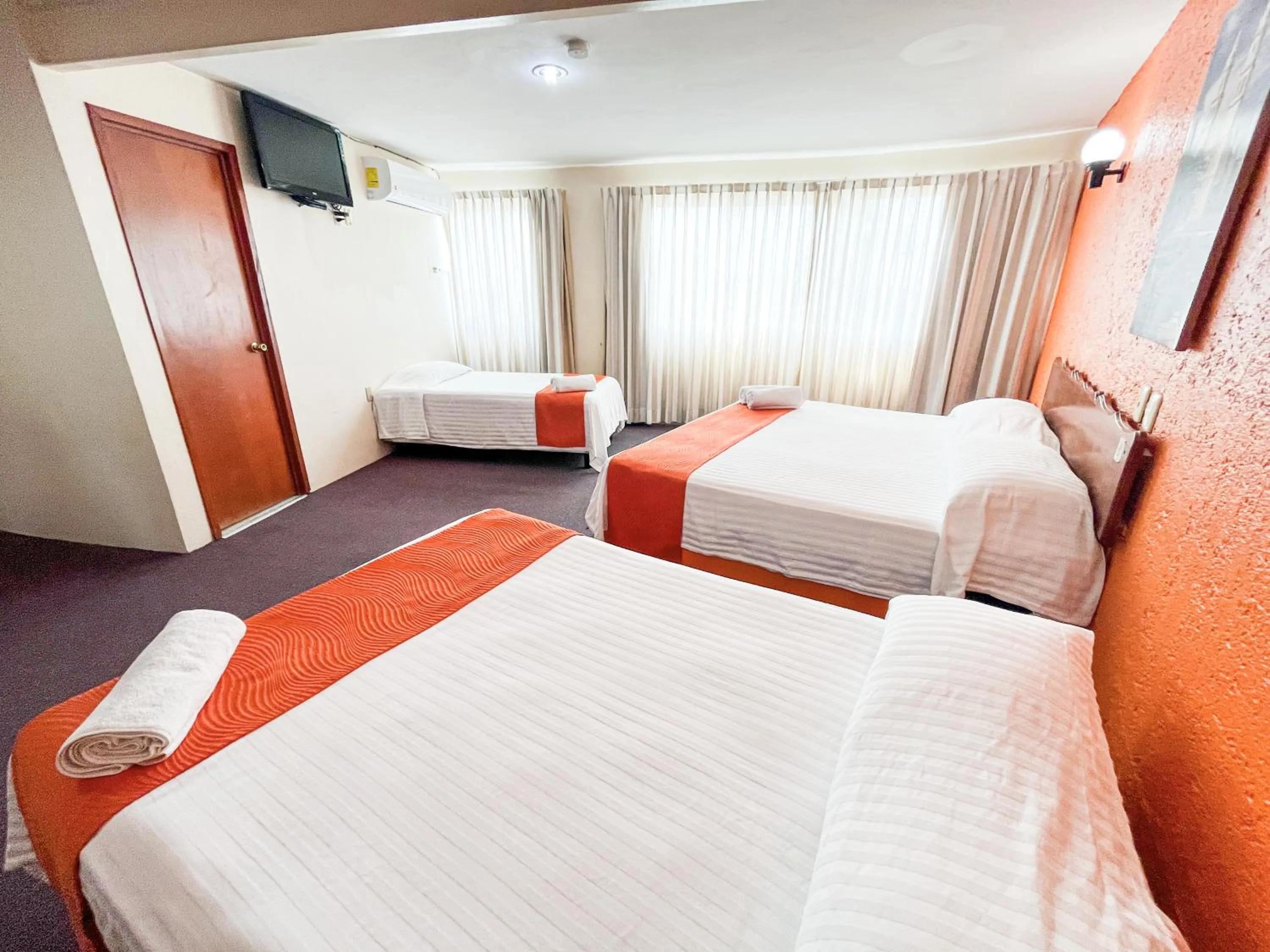 Photo of the whole room, Bed in Hotel Uxulkah