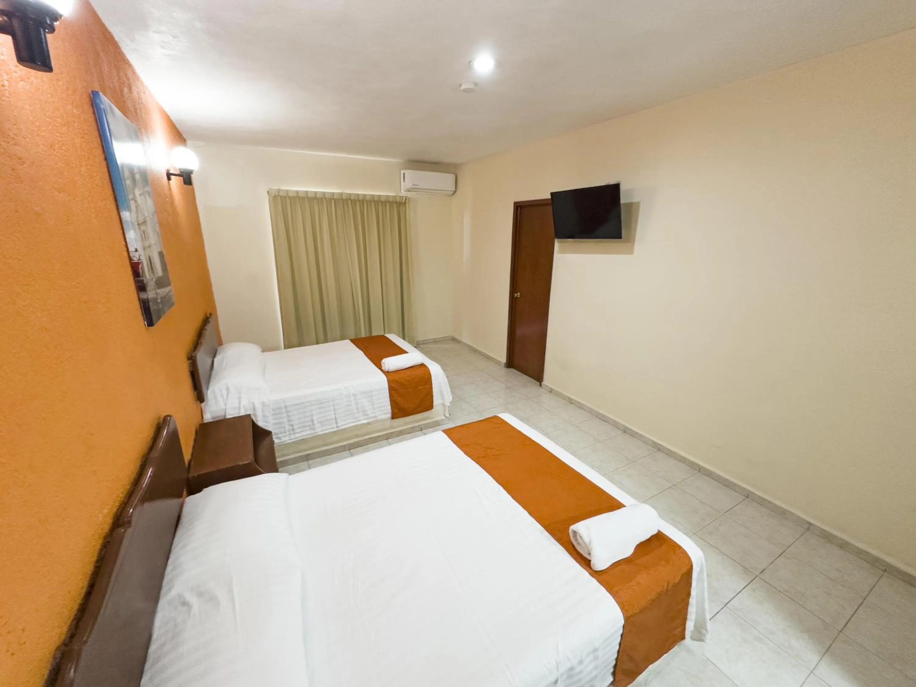 Photo of the whole room, Bed in Hotel Uxulkah