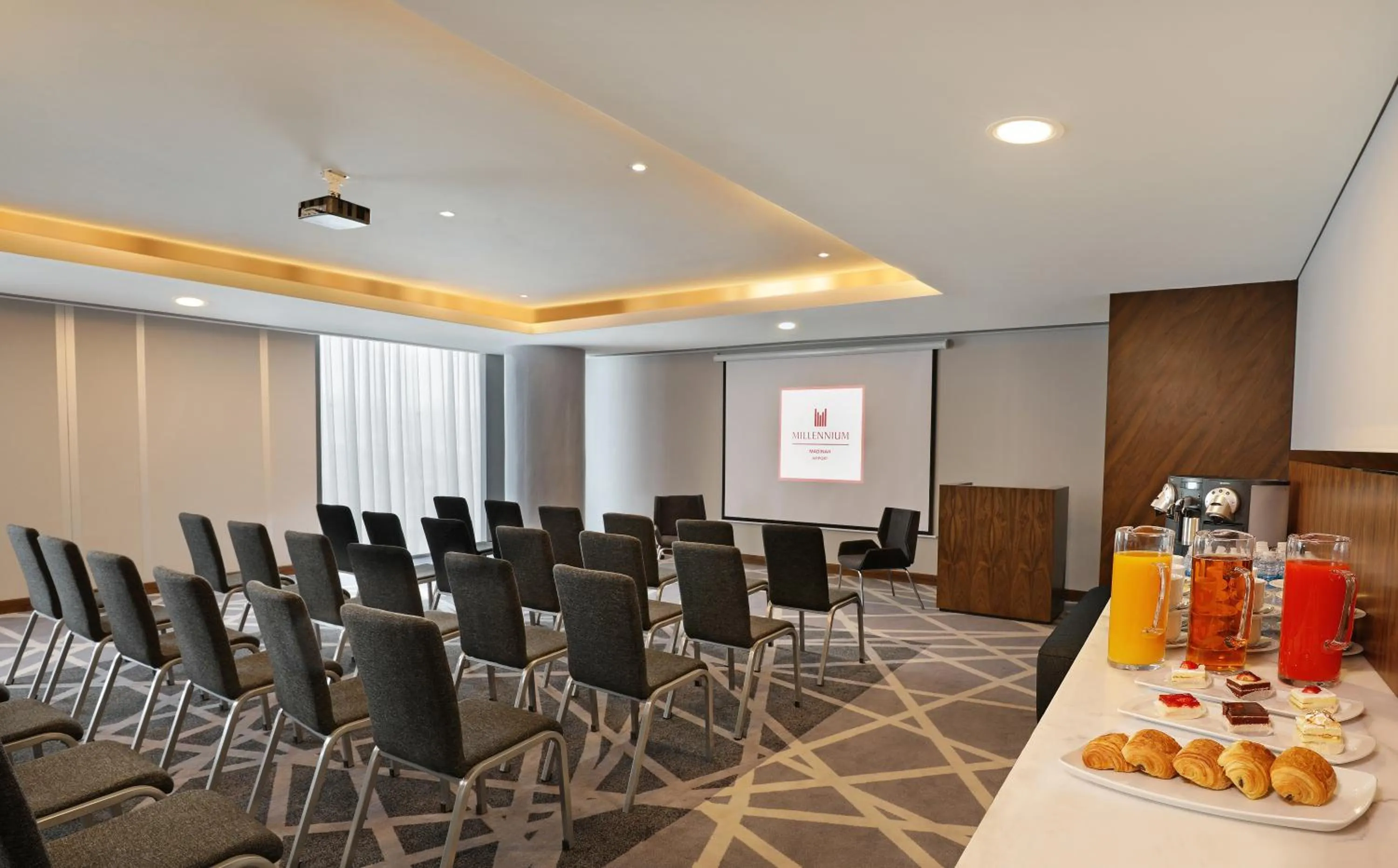 Meeting/conference room in Millennium Madinah Airport