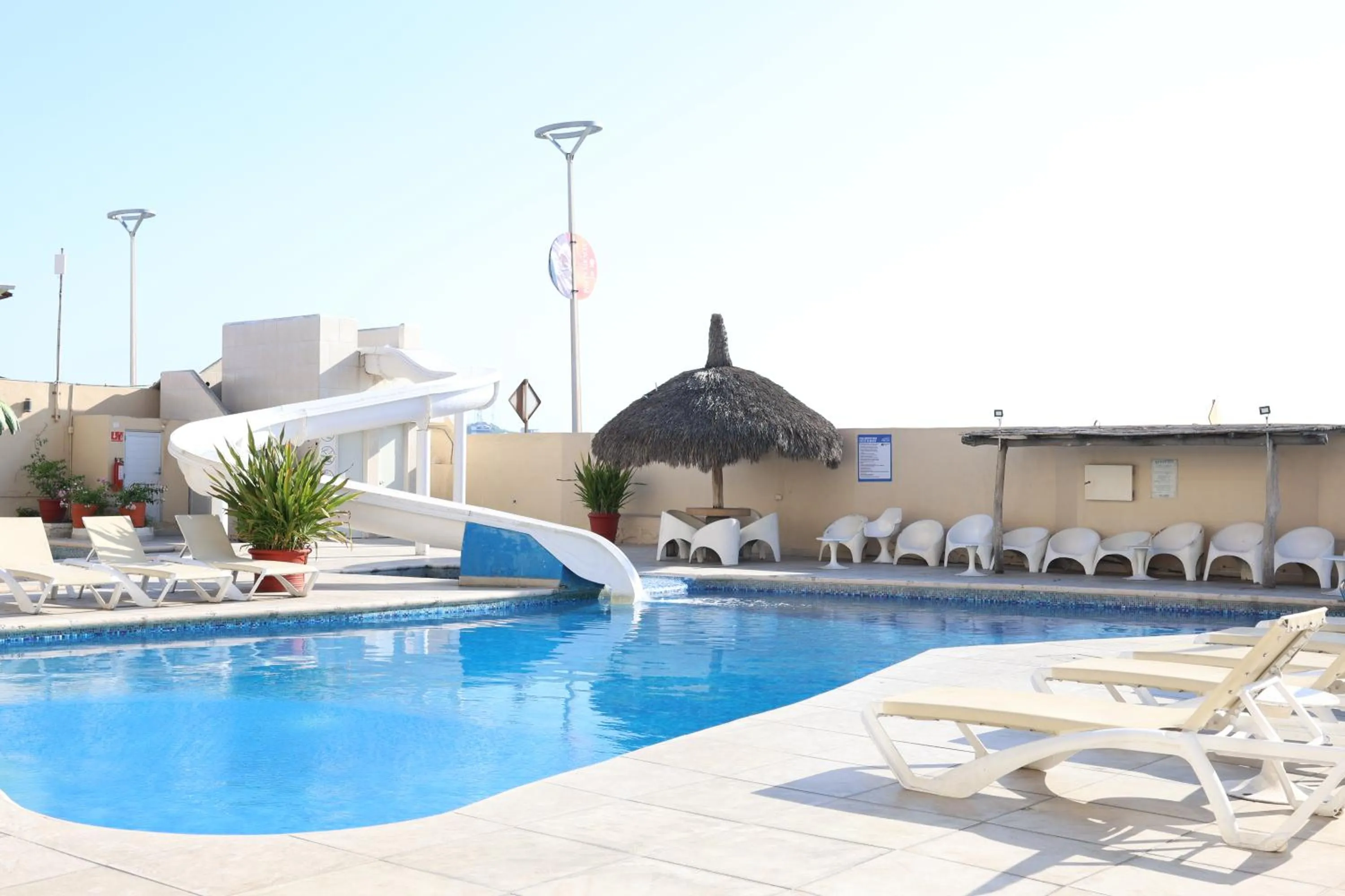 Pool view in Hotel Sands Arenas