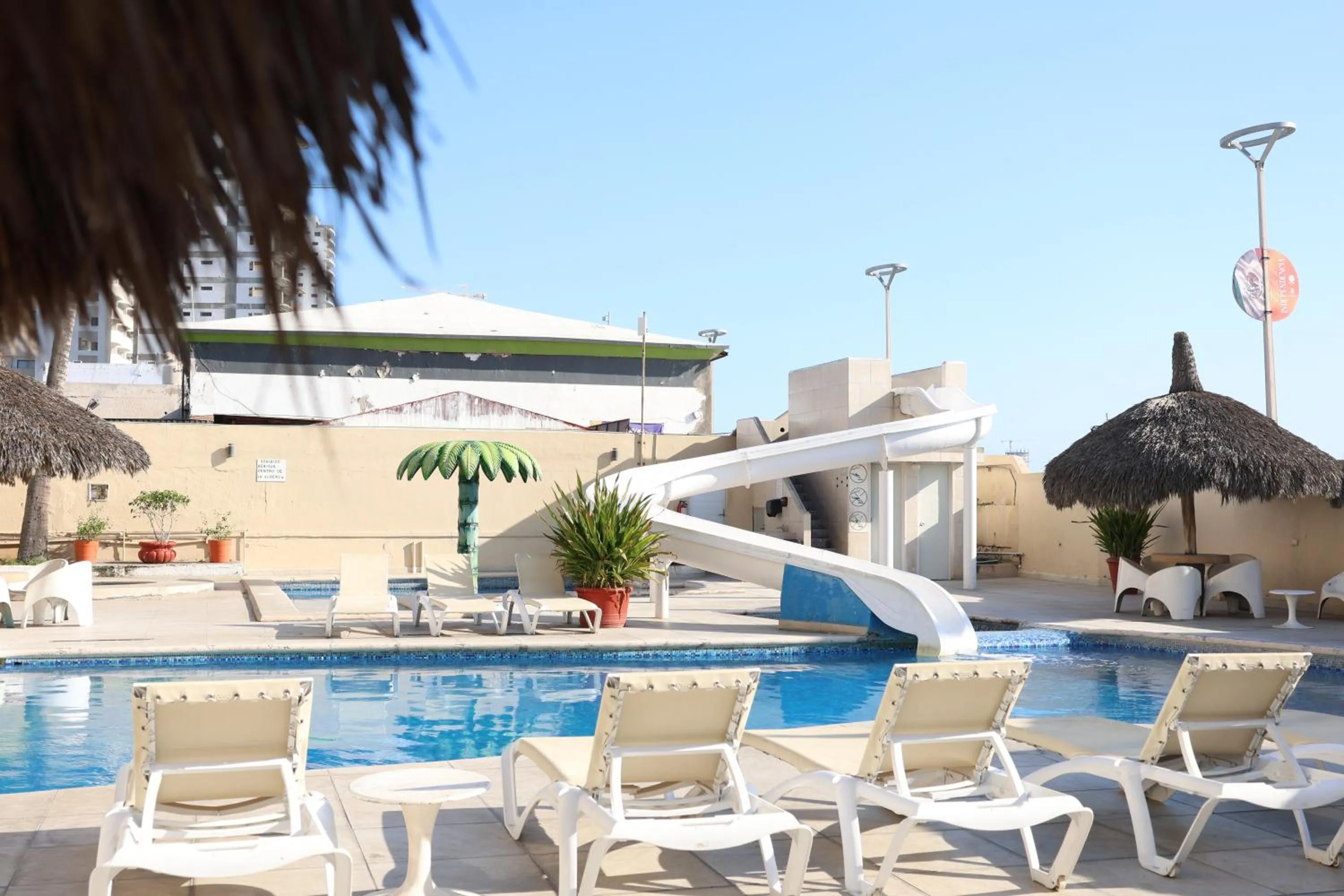 Pool view in Hotel Sands Arenas
