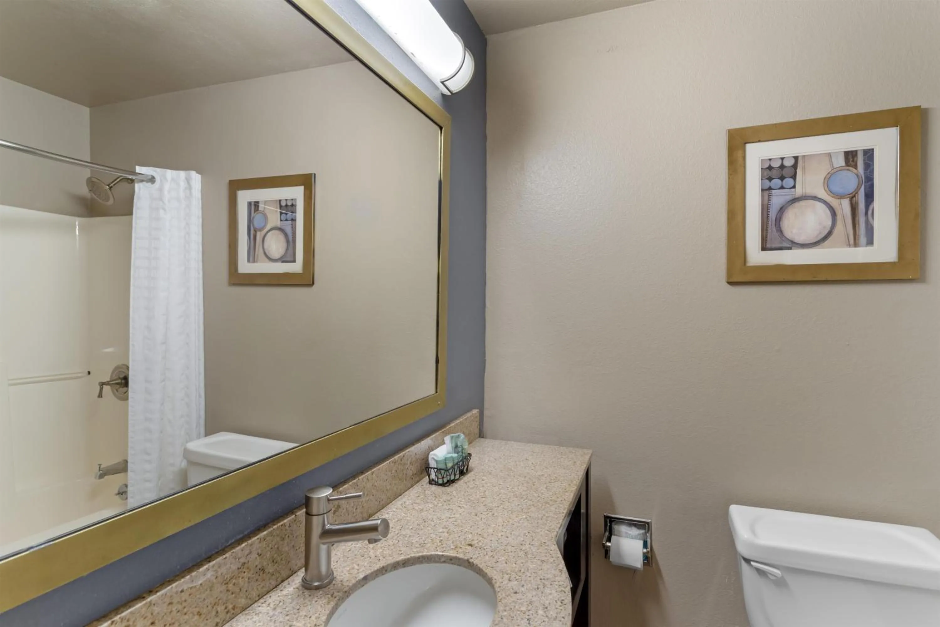 Bathroom in Best Western Natchitoches Inn