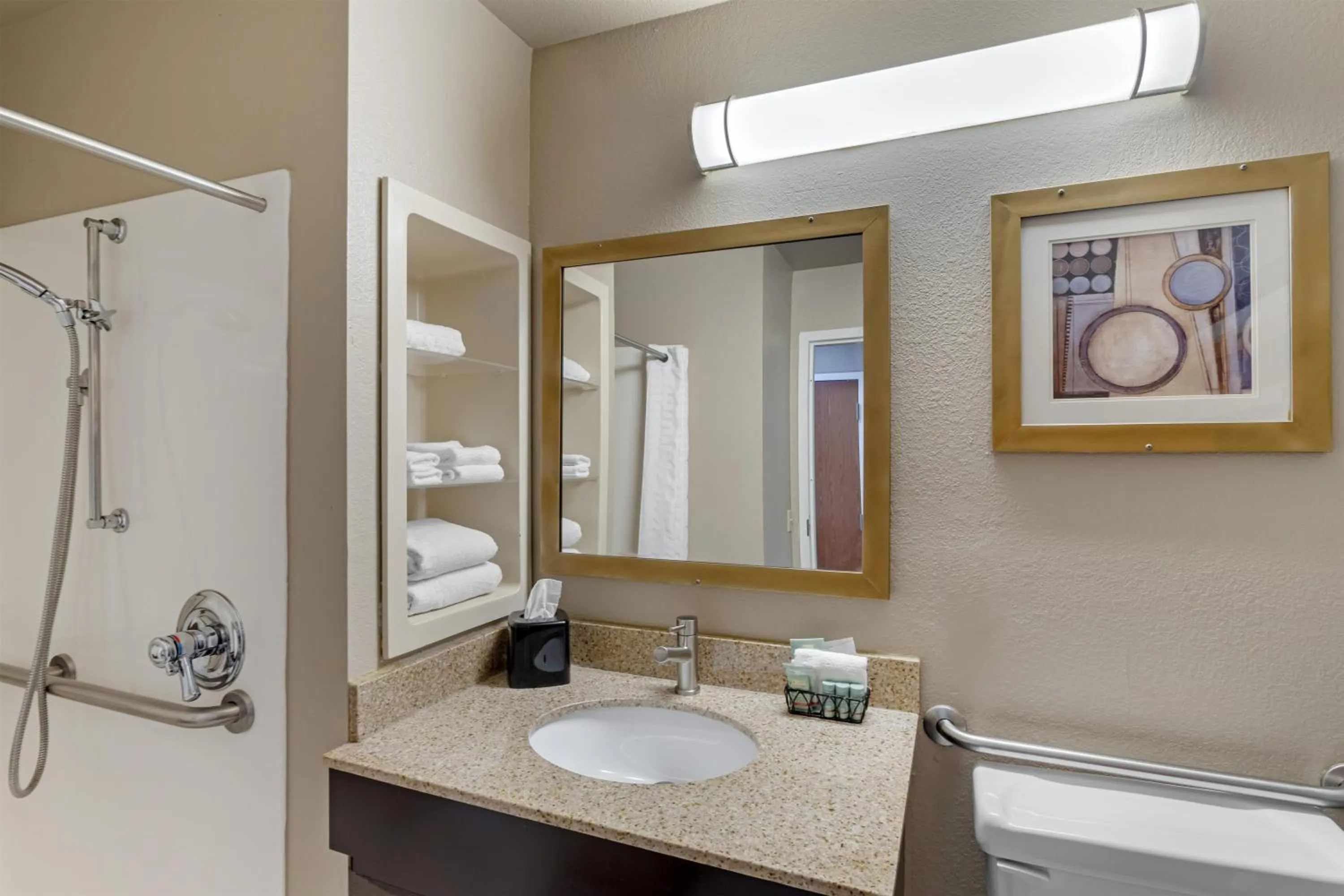 Bathroom in Best Western Natchitoches Inn