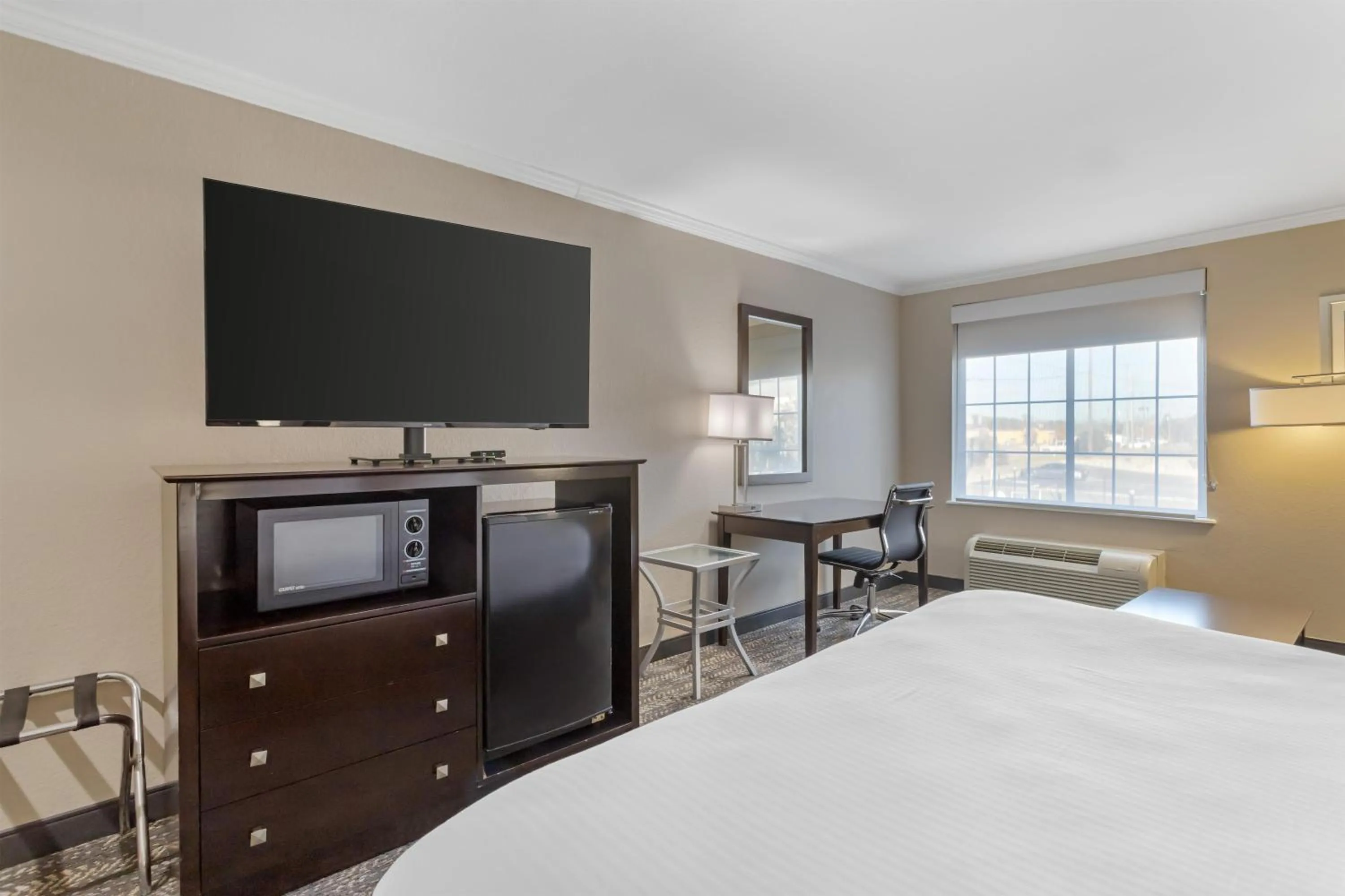 Bedroom, Bed in Best Western Natchitoches Inn