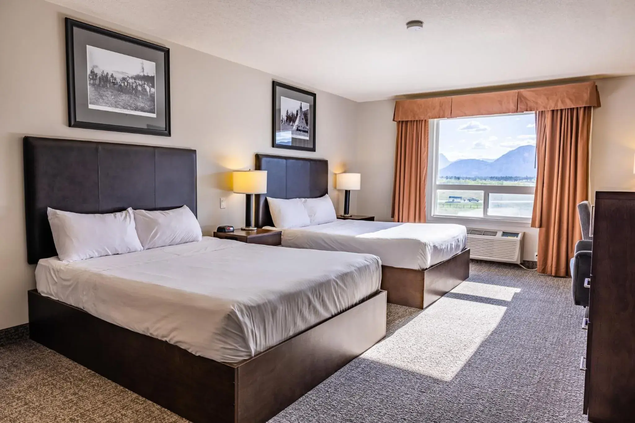 Queen Room with Two Queen Beds with Mountain View in Stoney Nakoda Resort & Casino Queen Room with Two Queen Beds with Mountain View in Stoney Nakoda Resort & Casino
