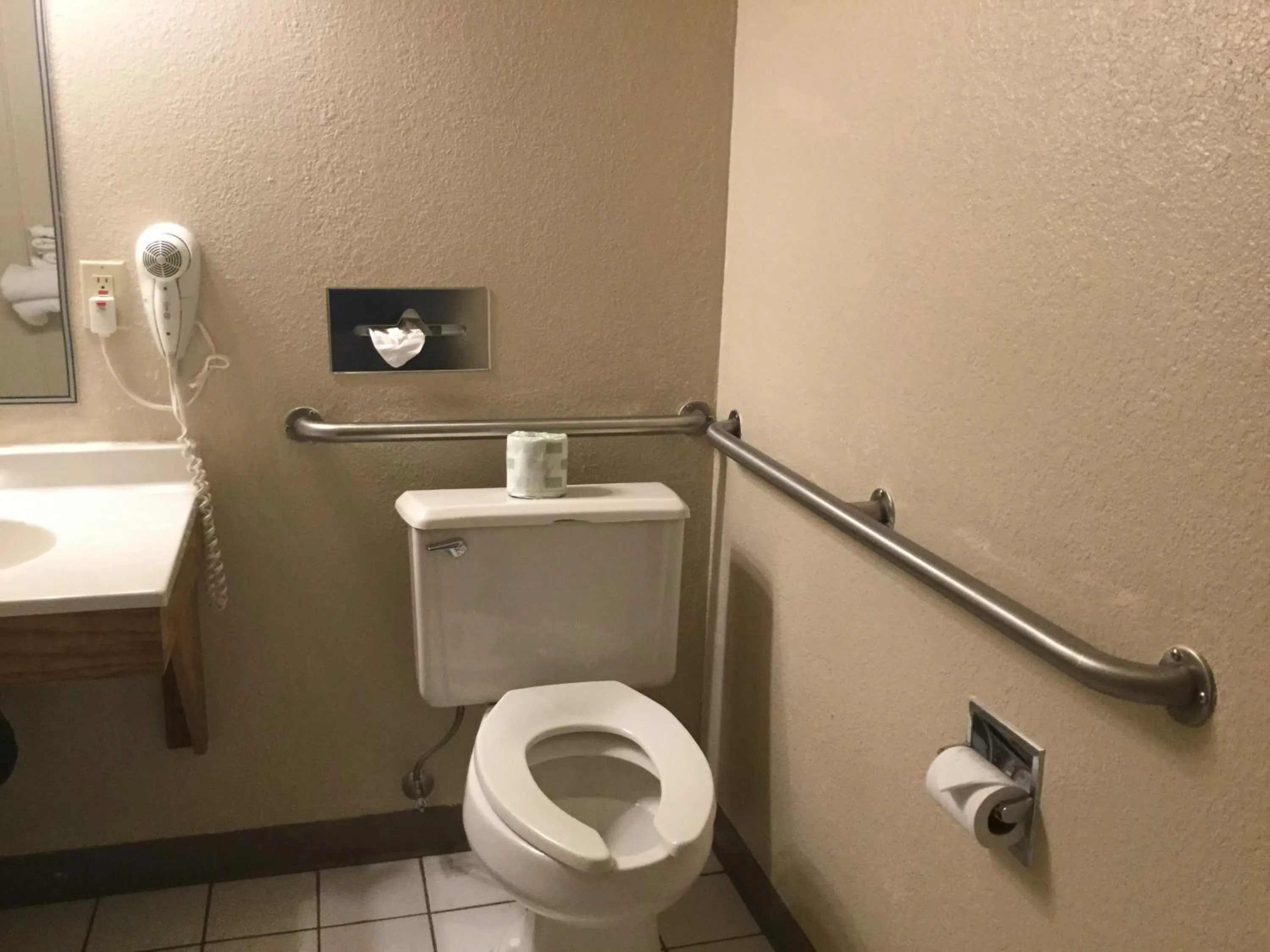 Toilet in Super 8 by Wyndham Youngstown/Austintown