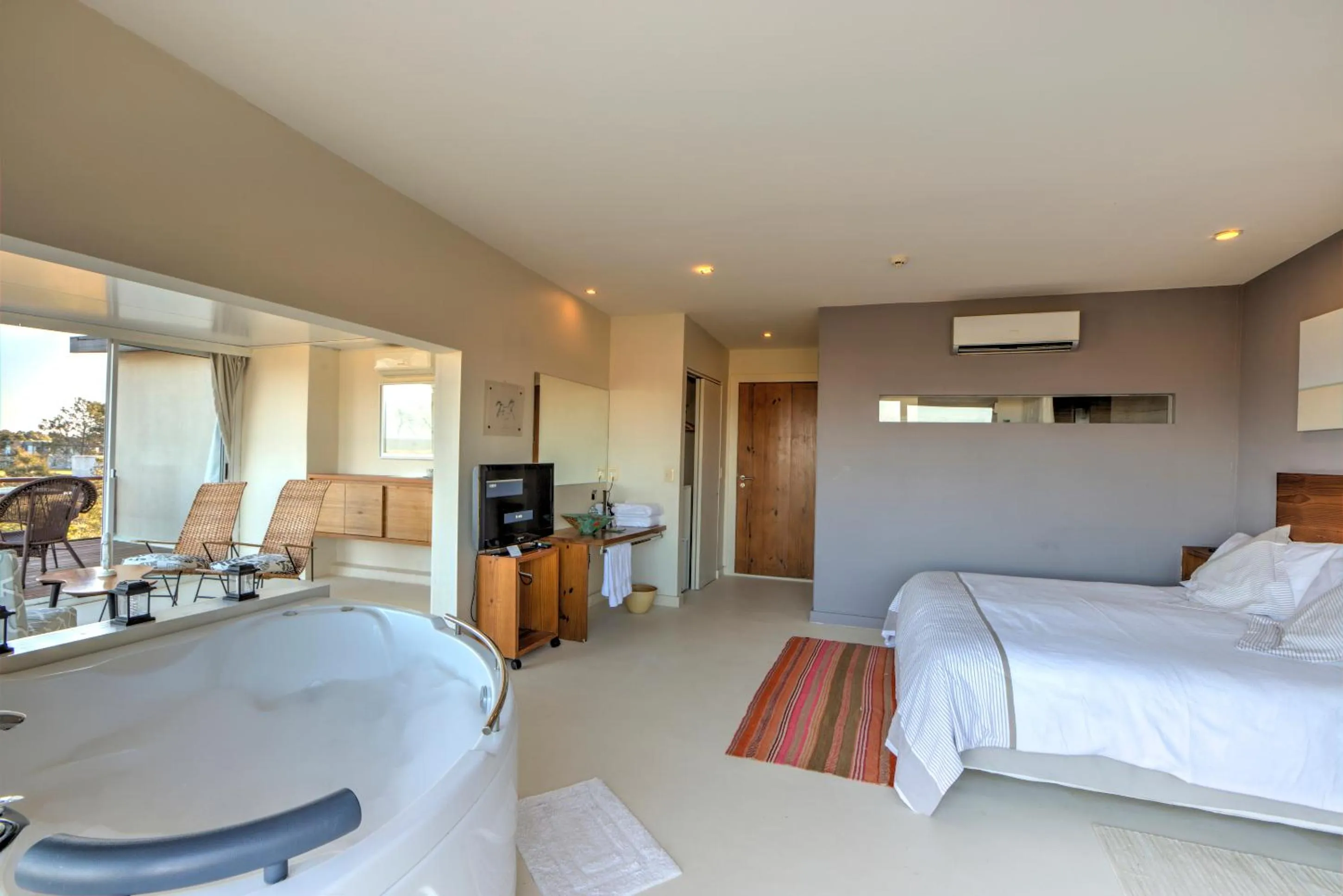 Decorative detail, Bed in La Viuda de José Ignacio