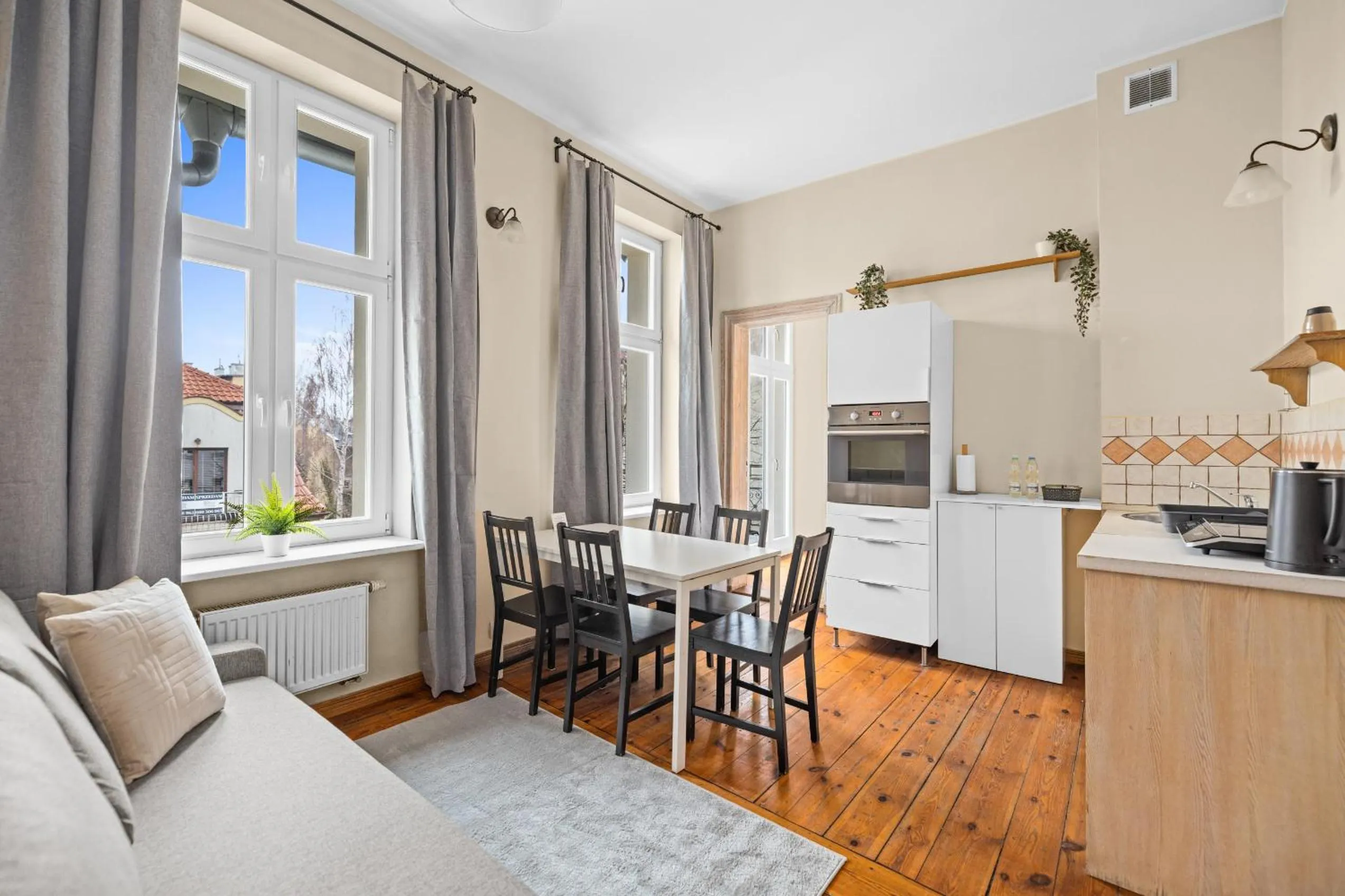 Kitchen or kitchenette in Riviera Residence Apartments