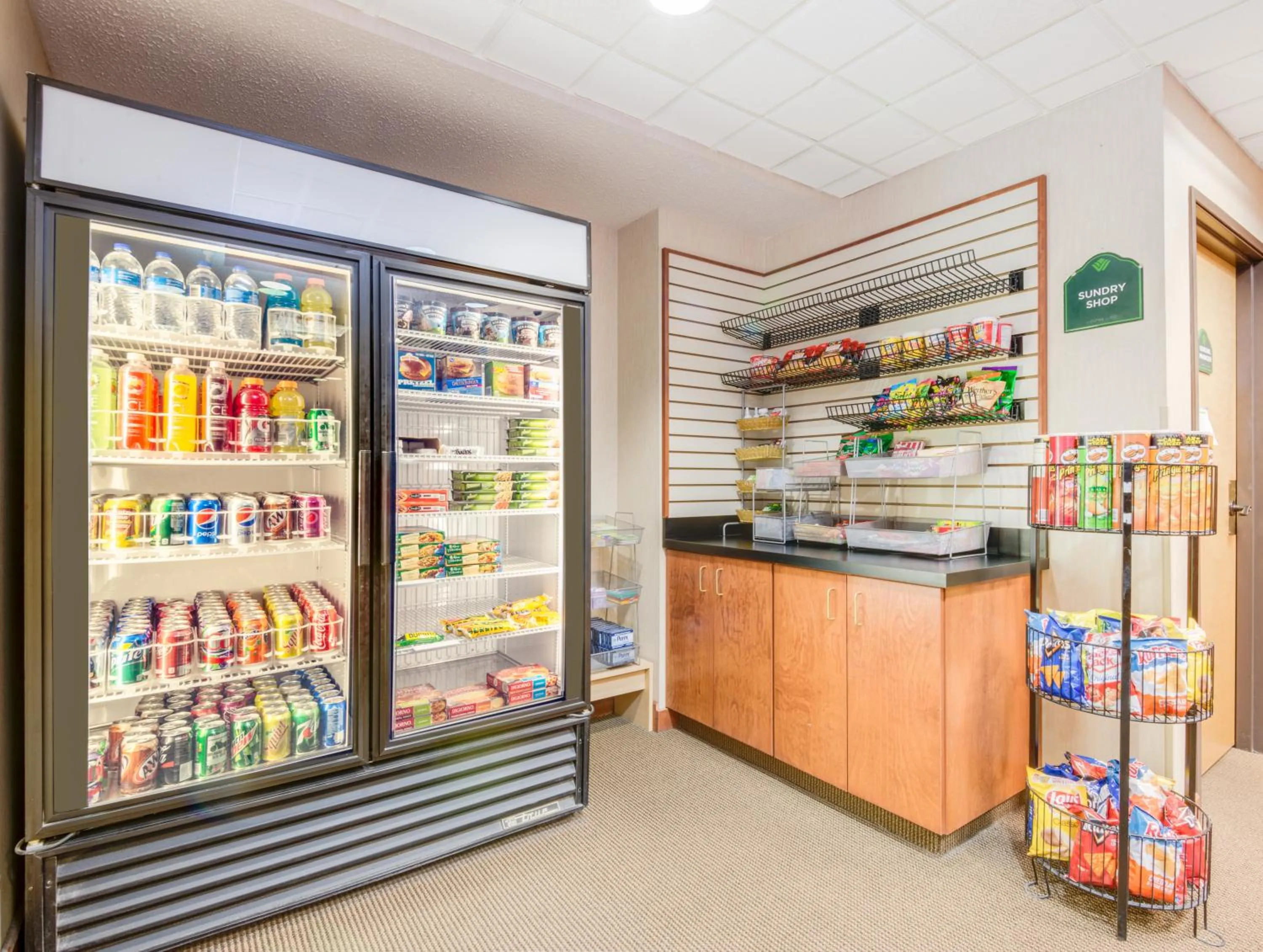 Lunch in Wingate by Wyndham Gillette