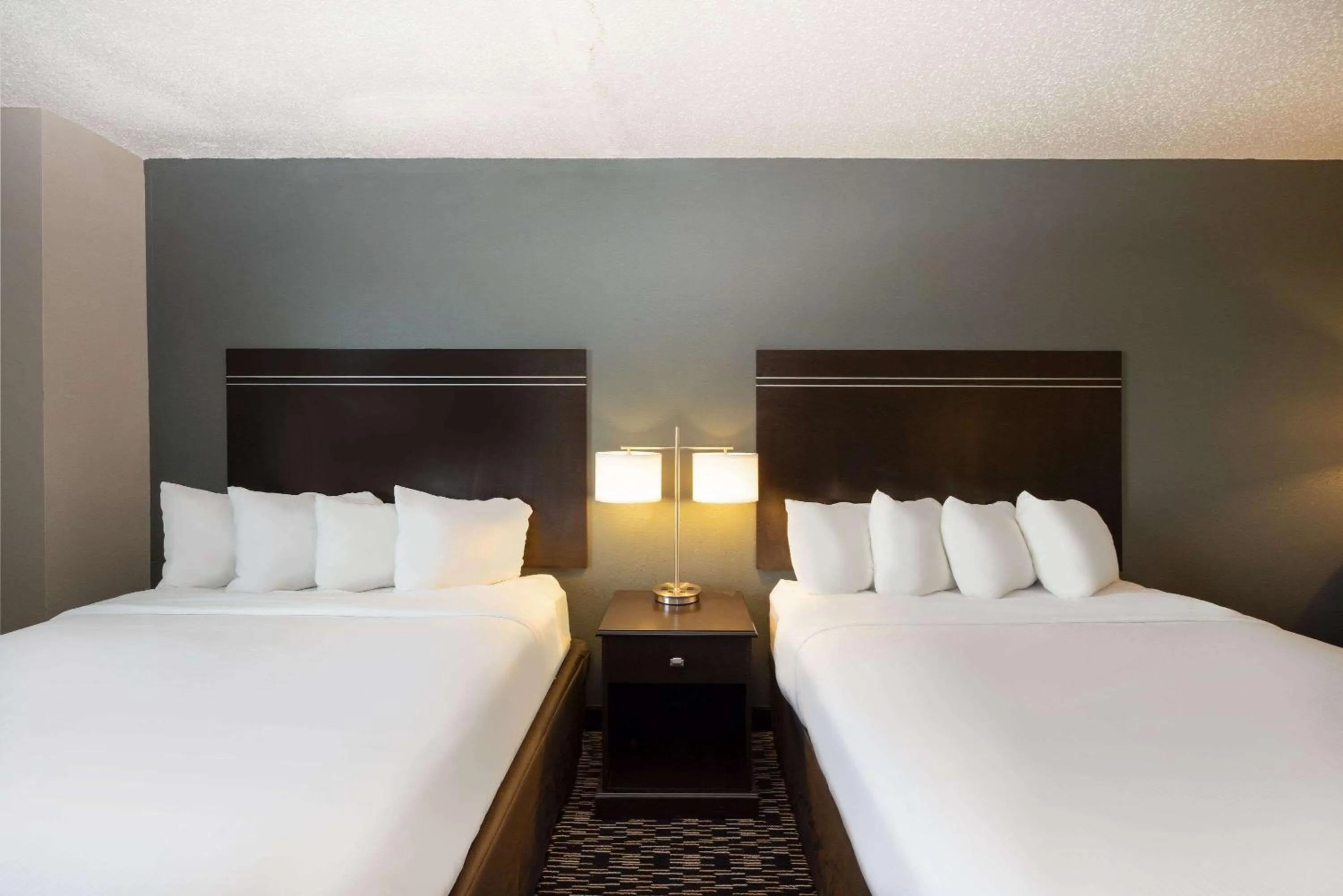 Bedroom, Bed in Wingate by Wyndham Gillette