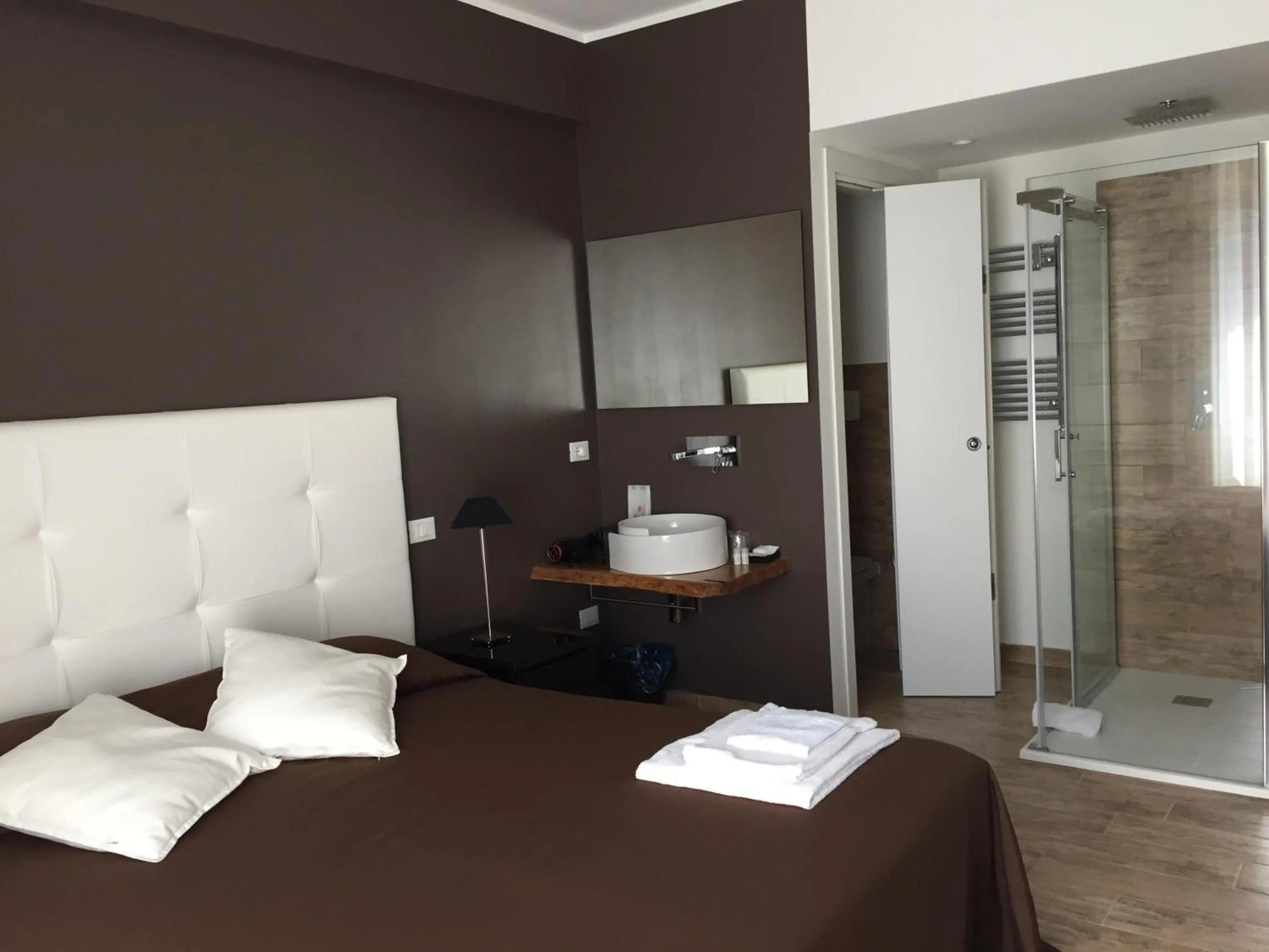 Bedroom, Bed in Itaka