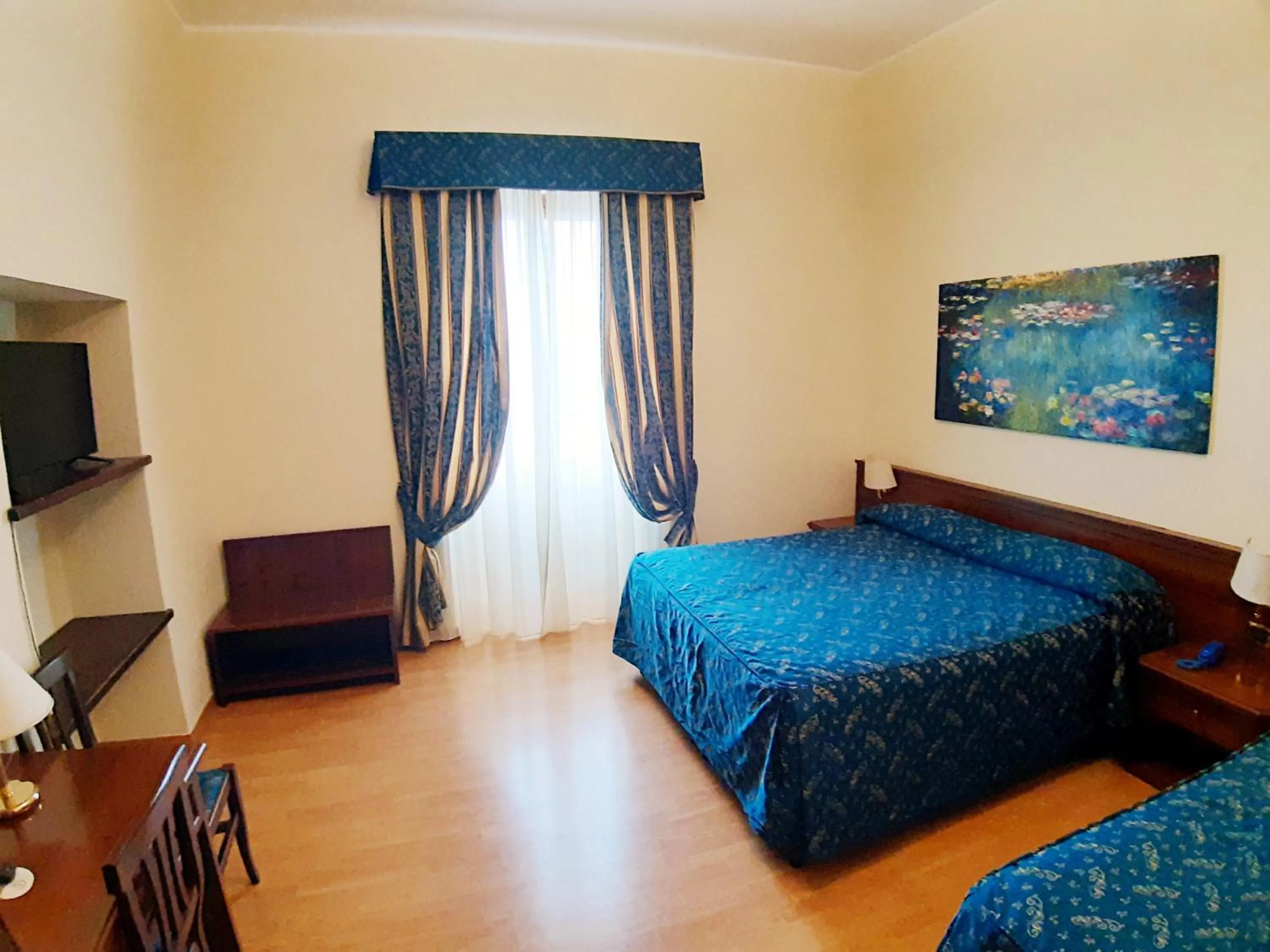 Bedroom, Bed in Colosseo Roma