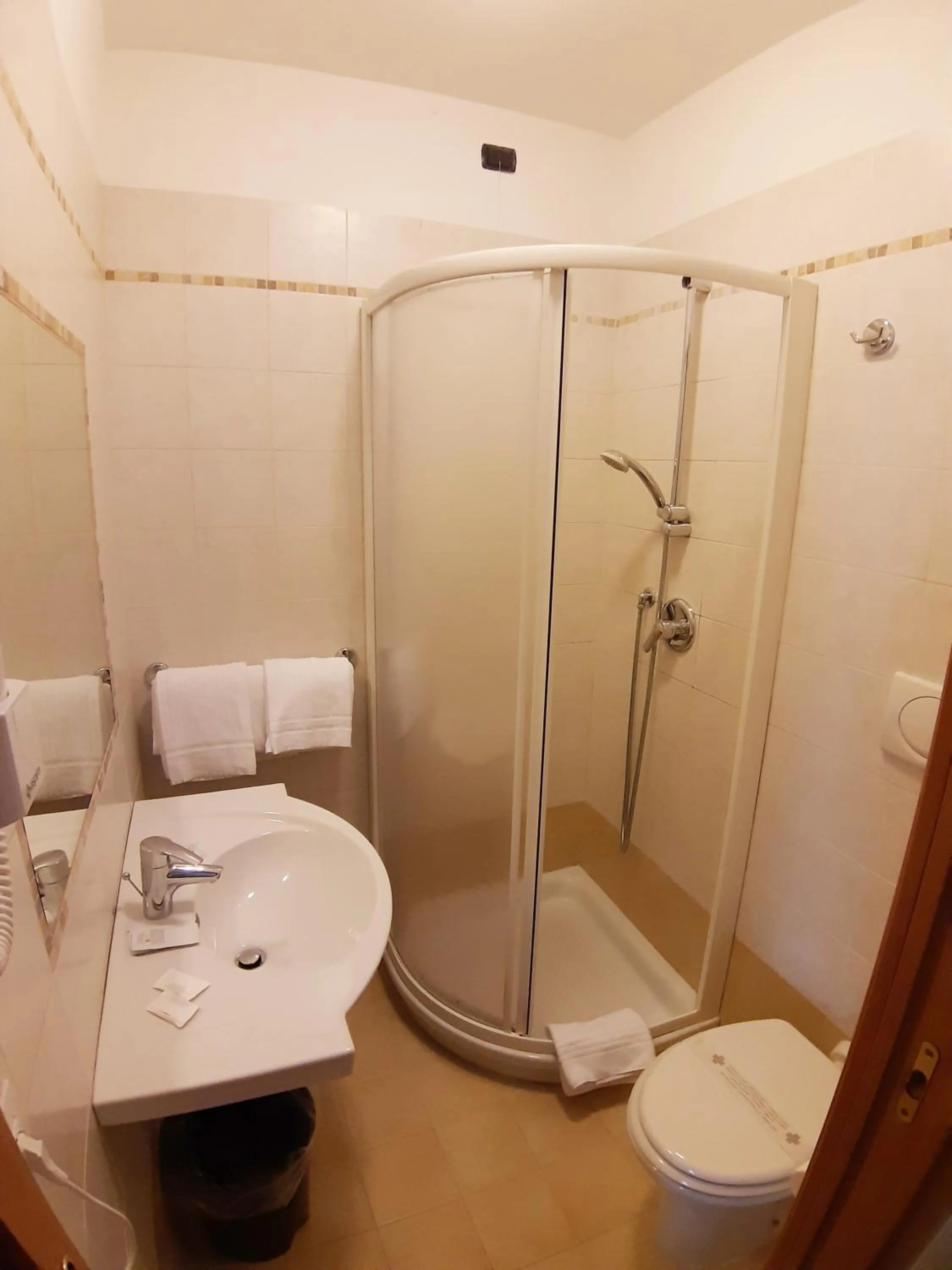 Bathroom in Colosseo Roma