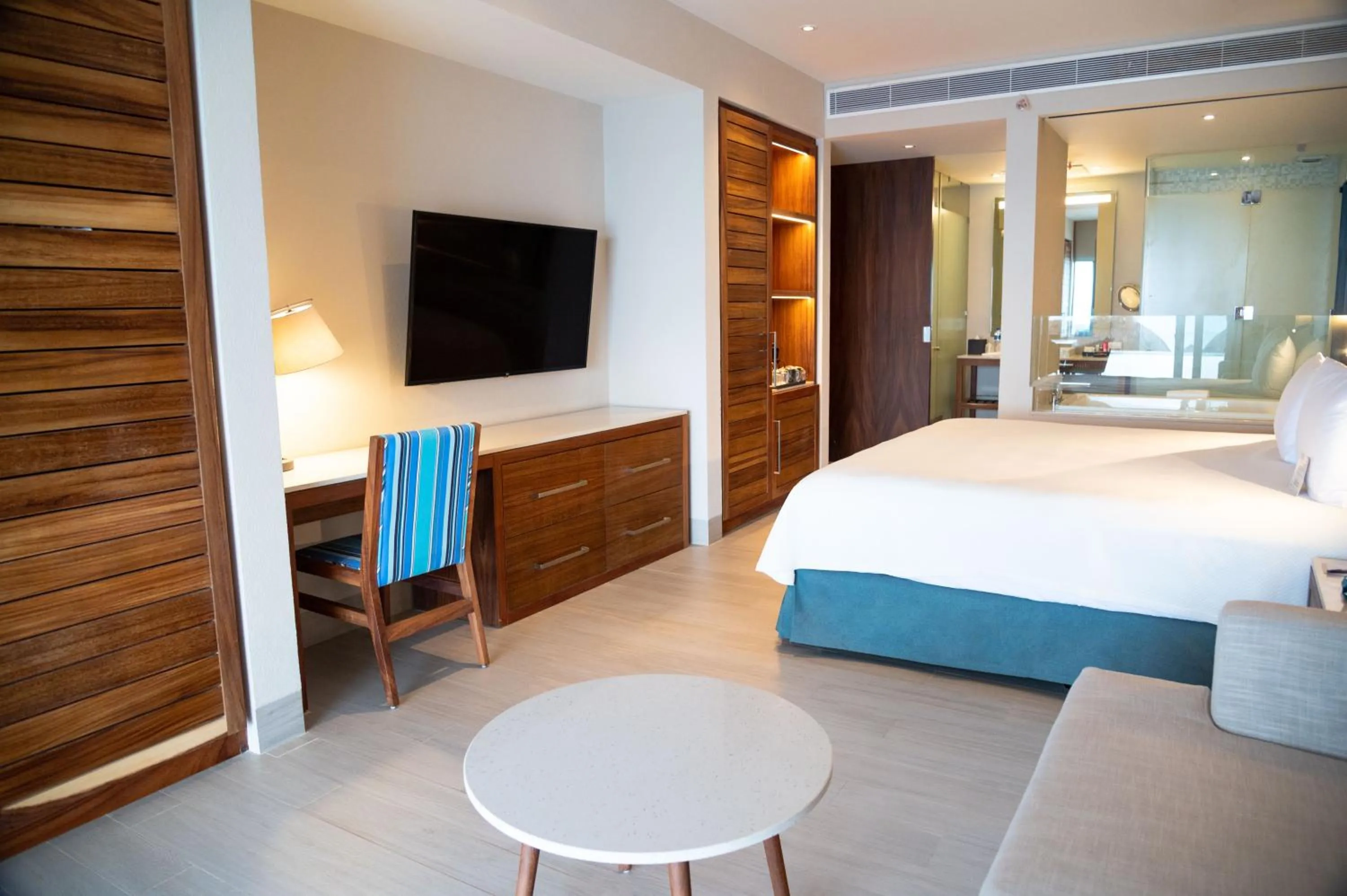 TV and multimedia, Bed in Emporio Cancun - Buy All Inclusive Option