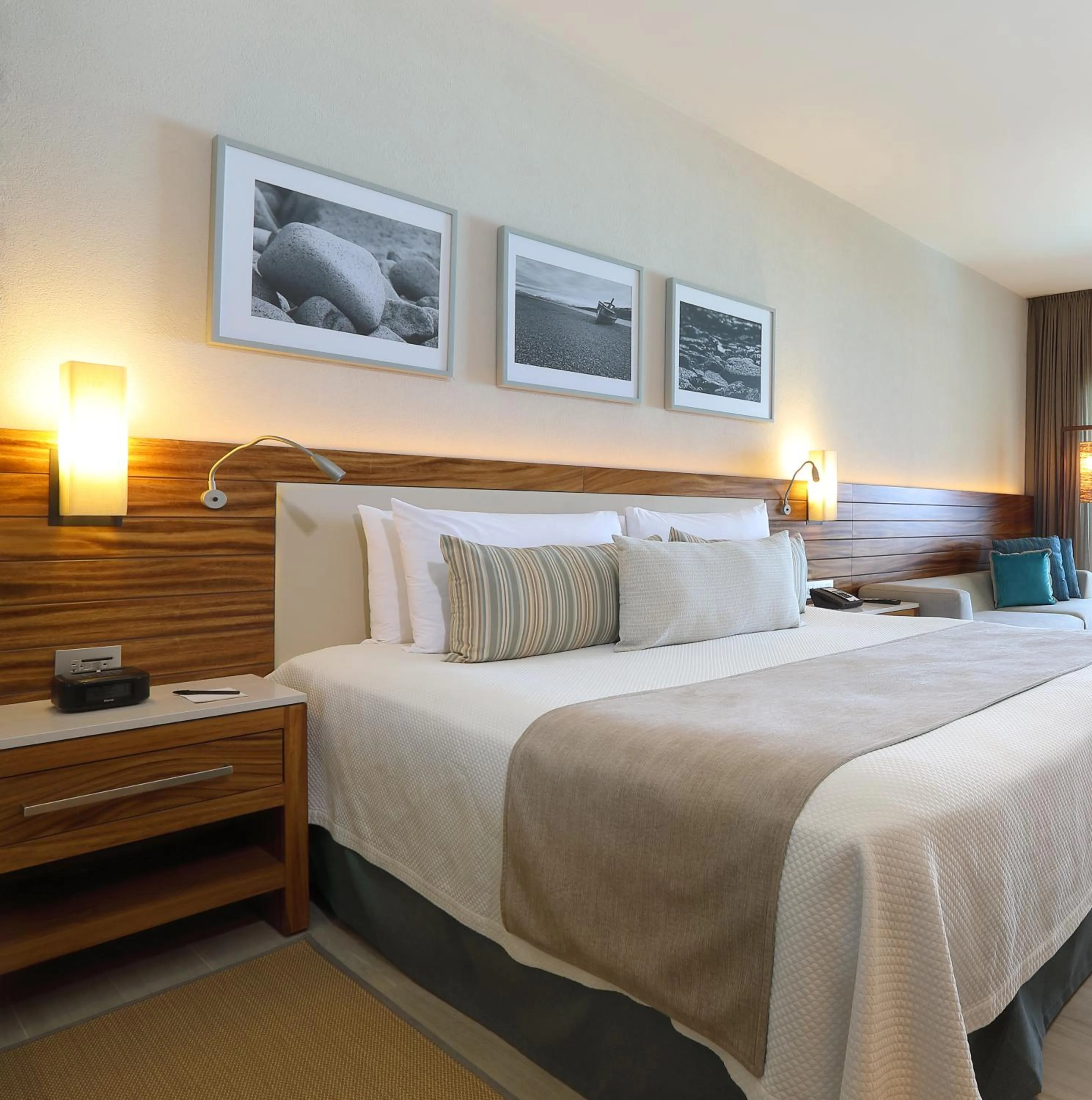 Bed in Emporio Cancun - Buy All Inclusive Option