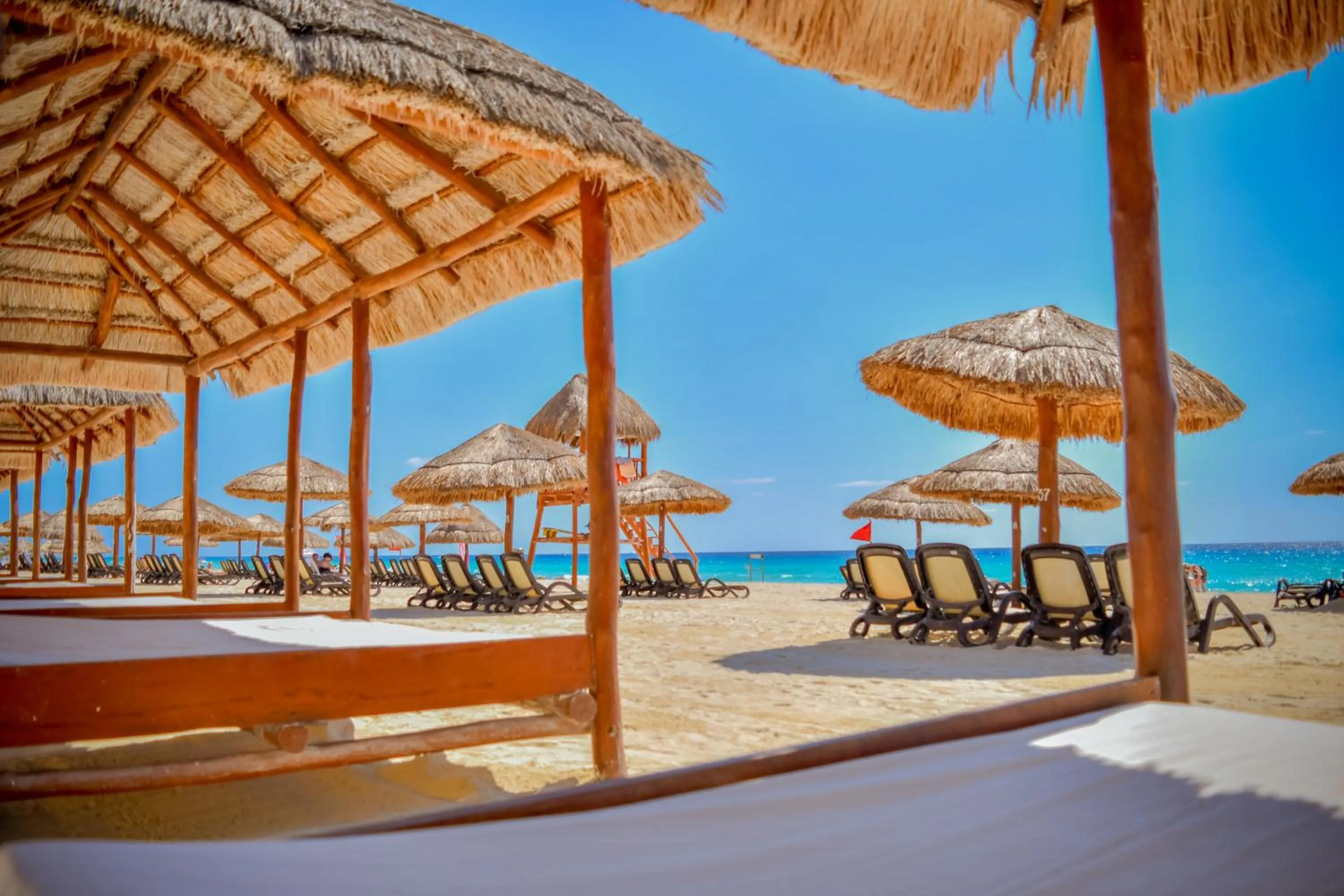 Beach in Emporio Cancun - Buy All Inclusive Option