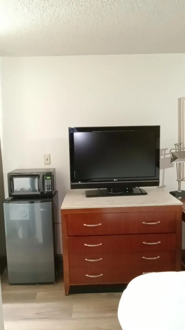 TV and multimedia, TV/Entertainment Center in Travelodge by Wyndham Sunnyside