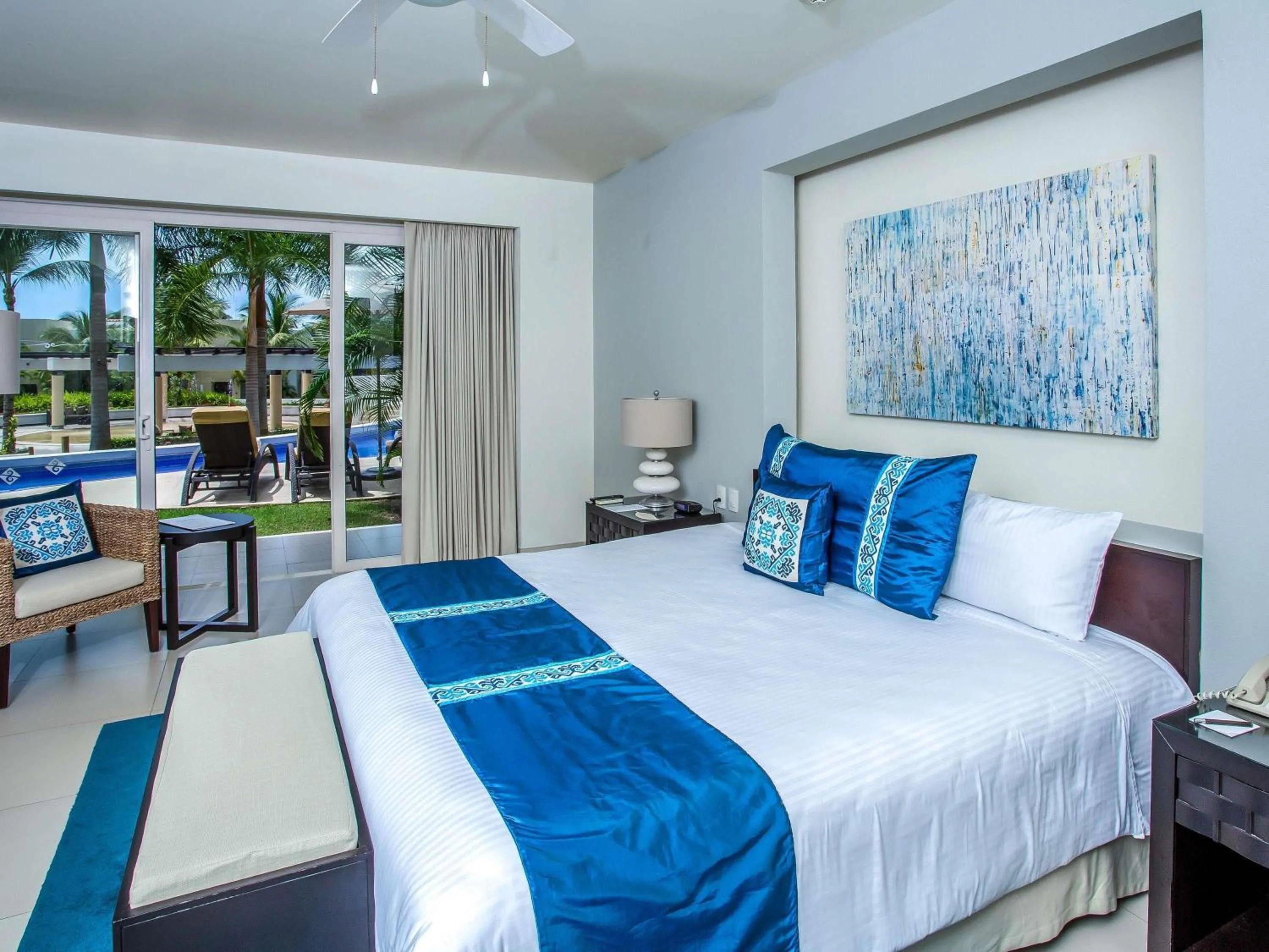 Bedroom, Bed in Marival Distinct All-Suites & World Spa - Handwritten Collection