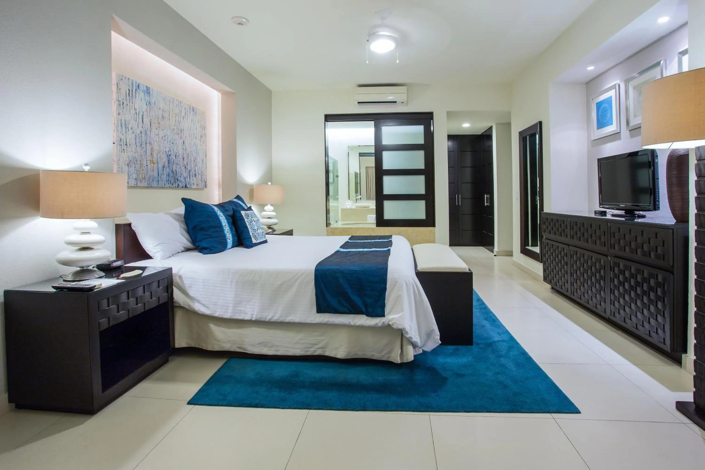 Photo of the whole room, Bed in Marival Distinct All-Suites & World Spa - Handwritten Collection