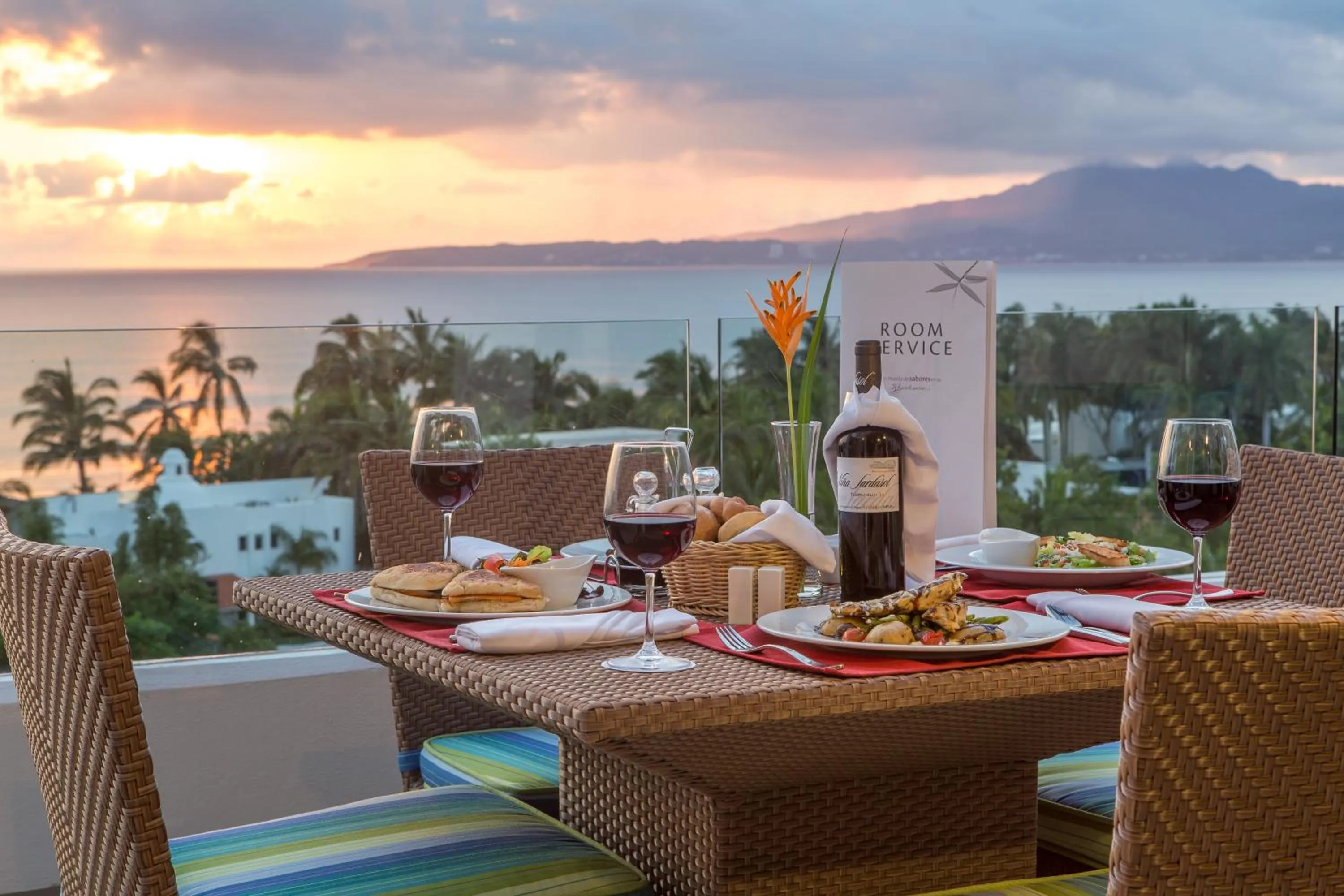 Restaurant/places to eat in Marival Distinct All-Suites & World Spa - Handwritten Collection