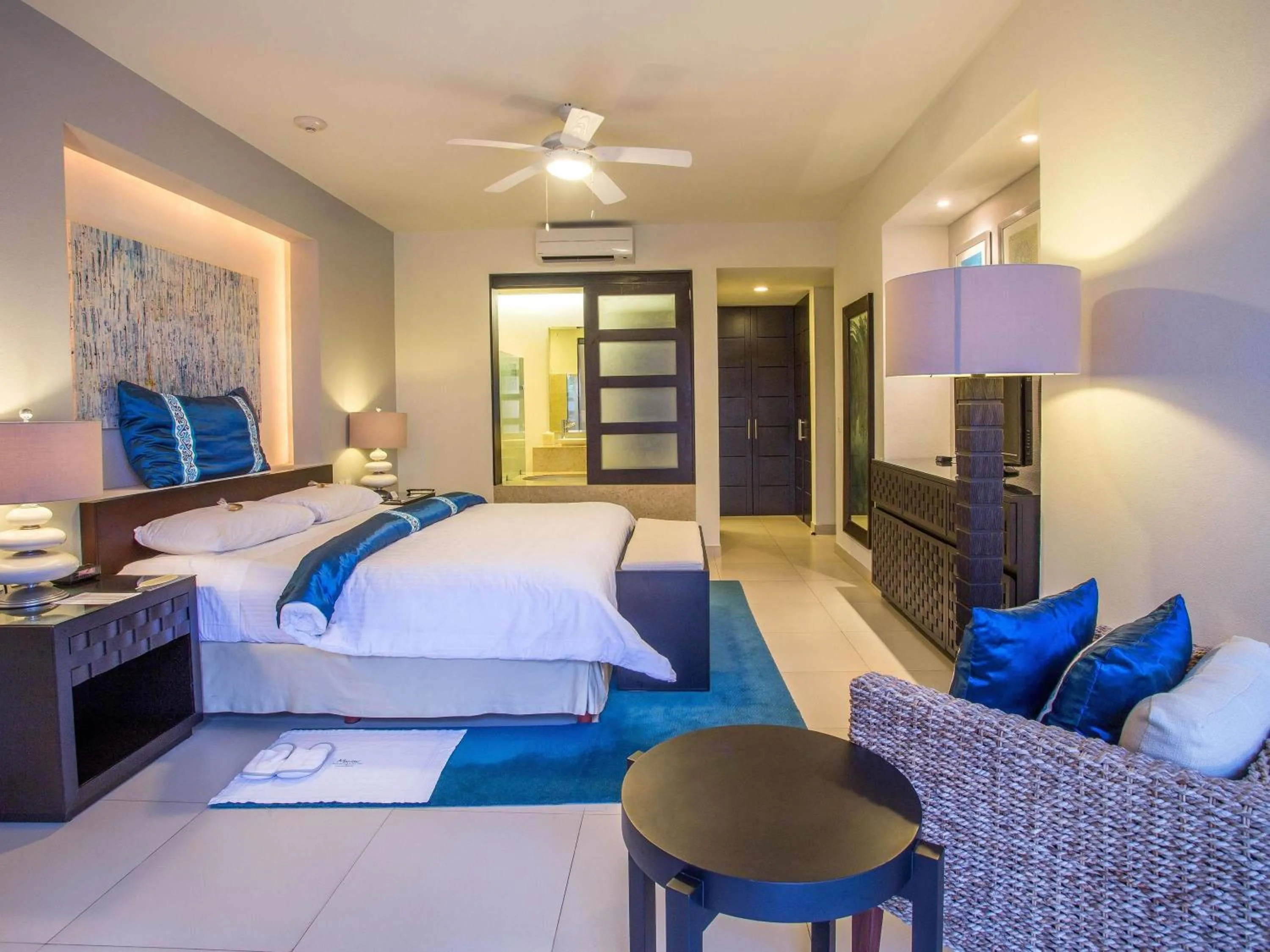 Bedroom, Bed in Marival Distinct All-Suites & World Spa - Handwritten Collection