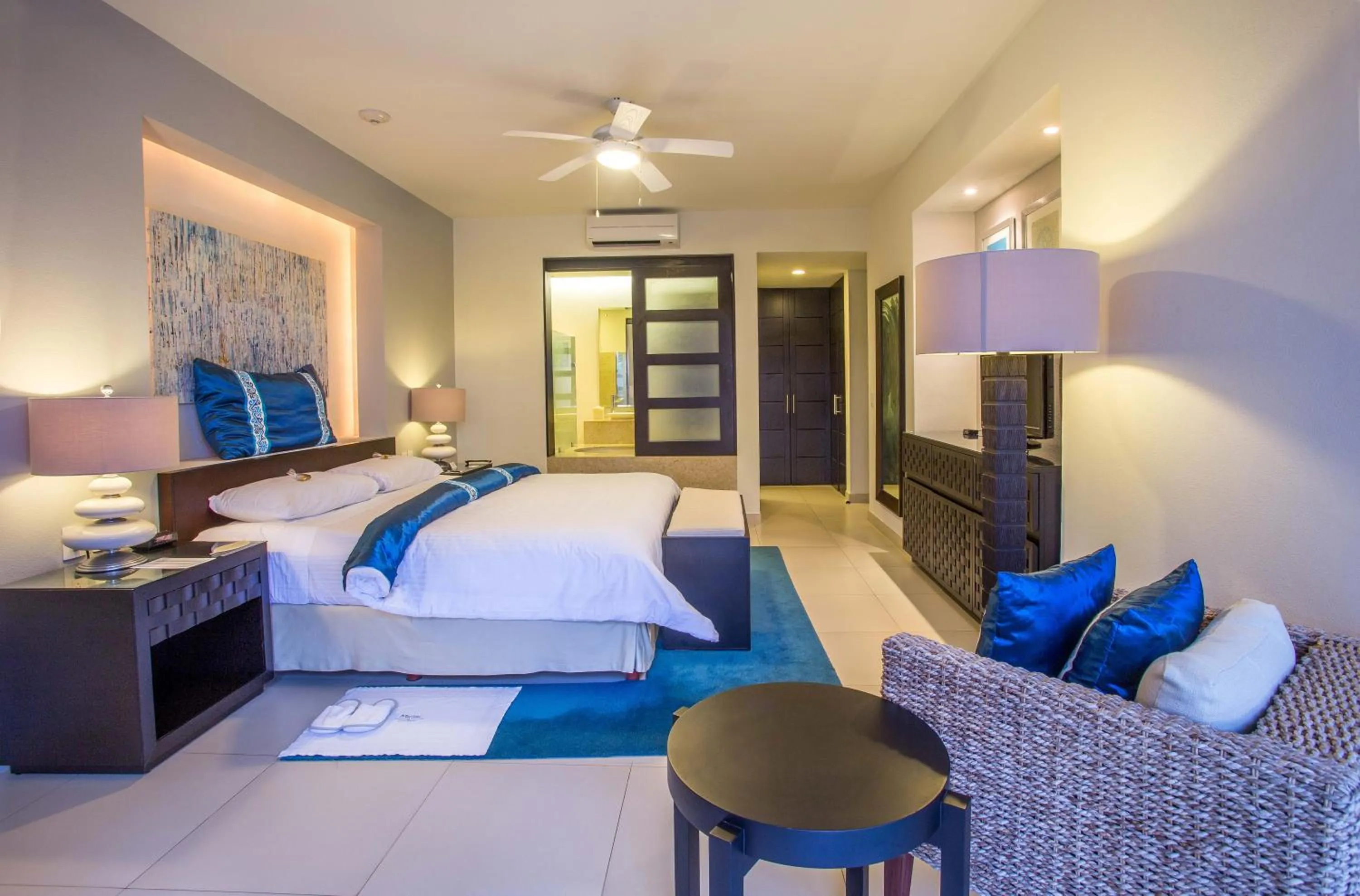 Bedroom, Bed in Marival Distinct All-Suites & World Spa - Handwritten Collection