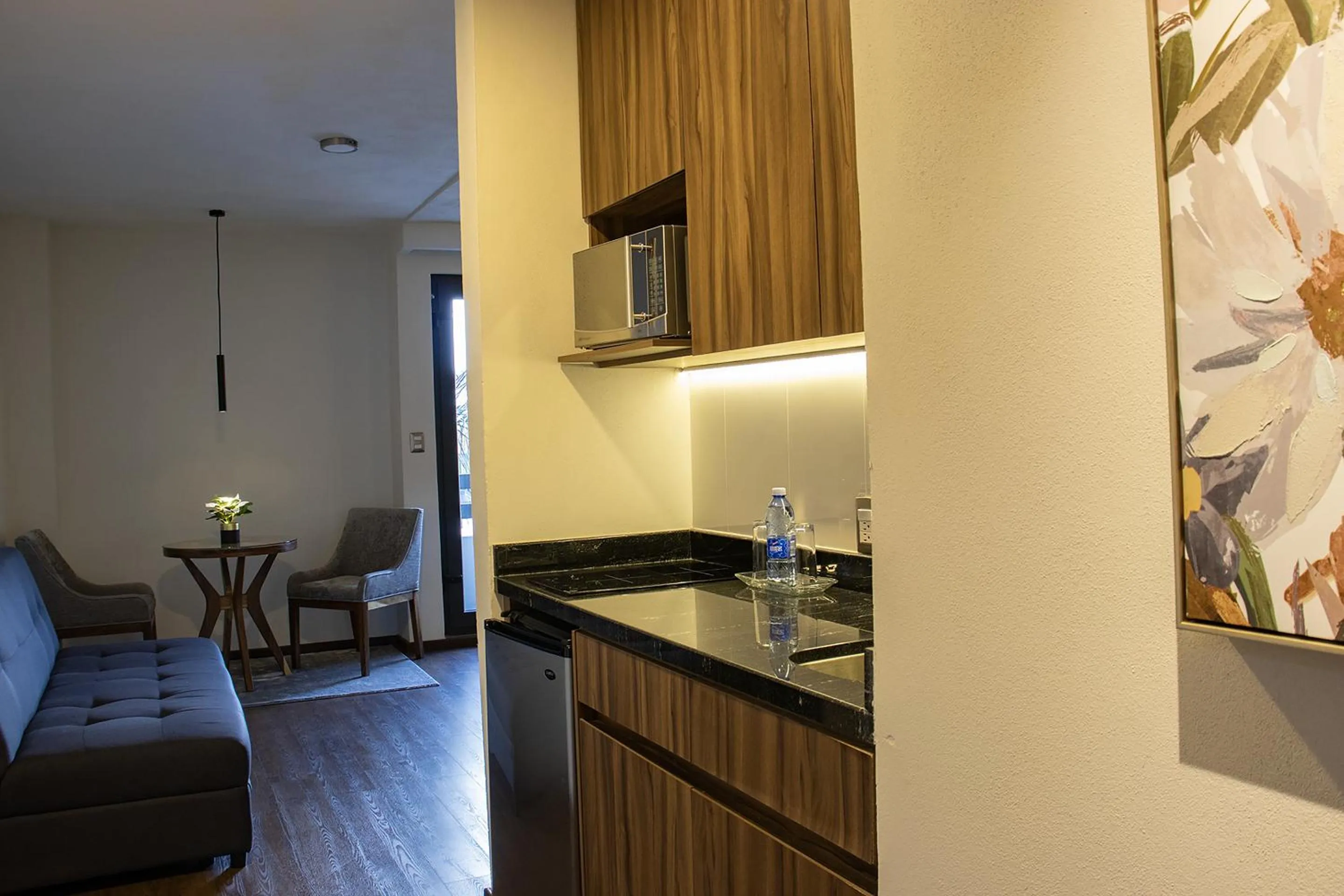 kitchen in Estanza Hotel & Suites