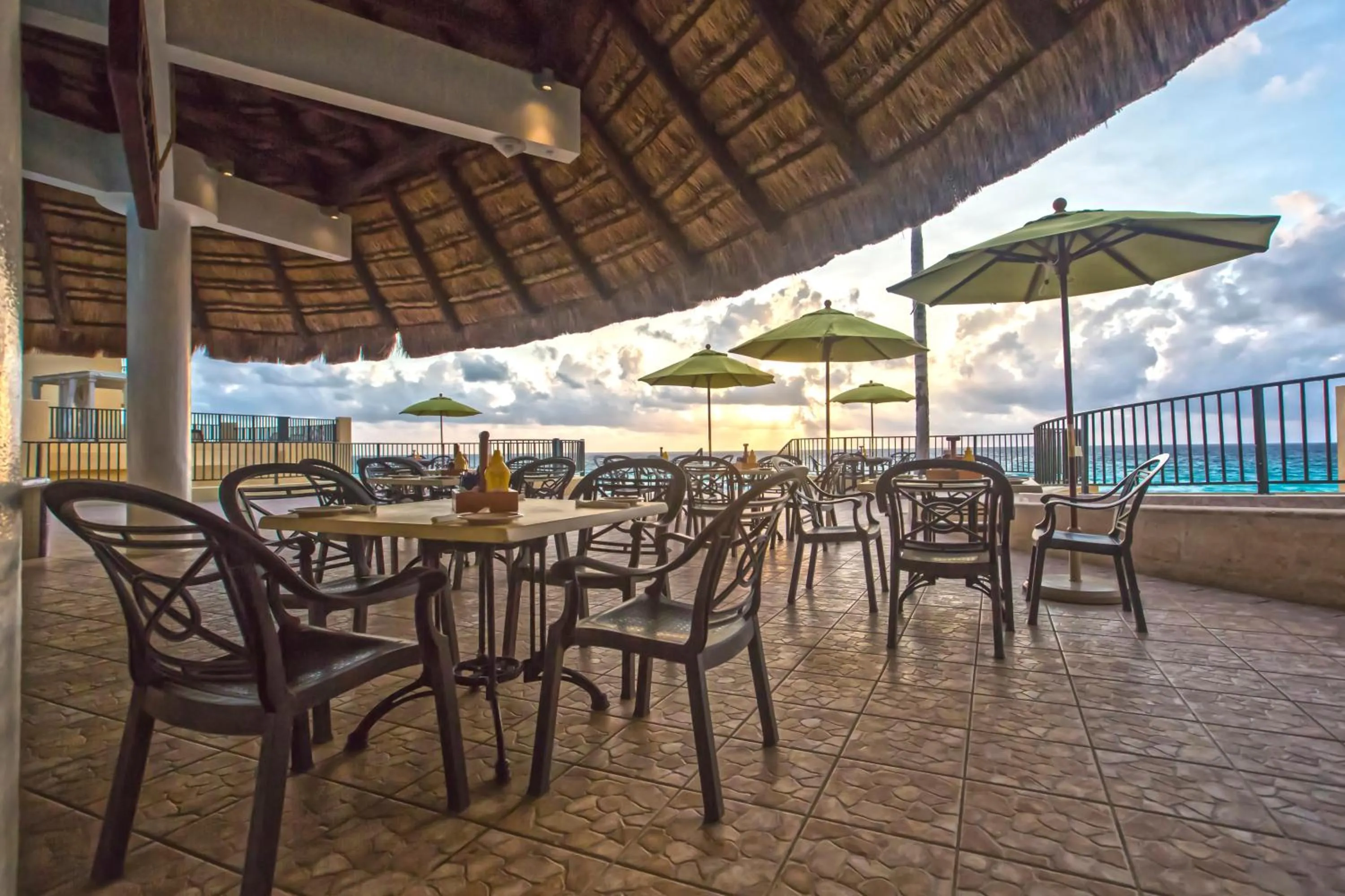 Restaurant/places to eat in The Royal Sands Resort & Spa