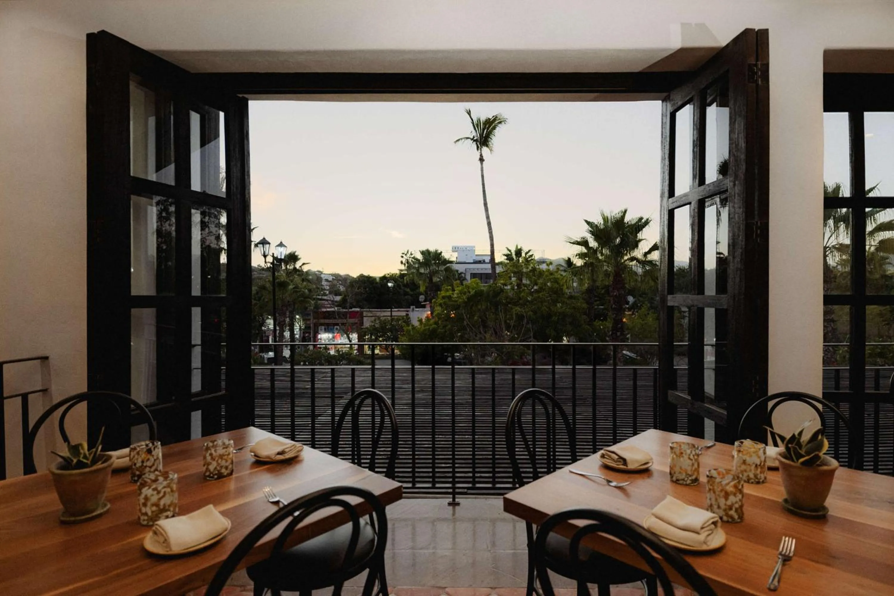 Restaurant/places to eat in Tropicana Los Cabos, Tapestry Collection by Hilton