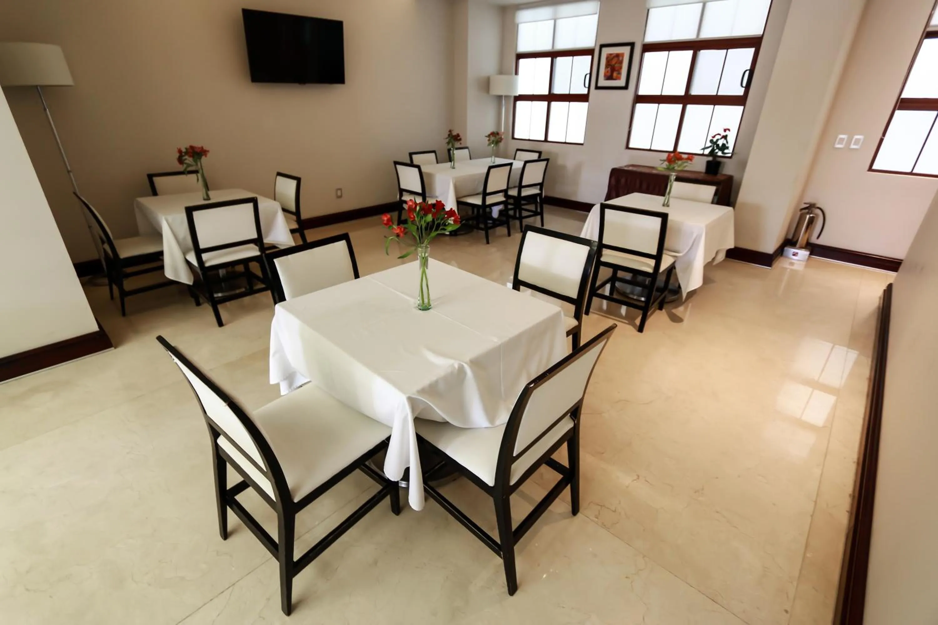 Restaurant/places to eat in Casa Torres