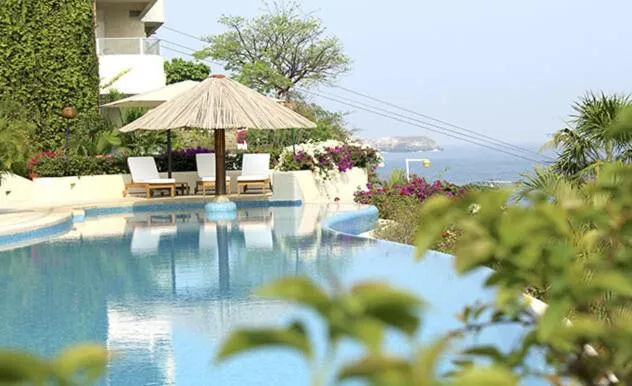 Swimming pool in Pacifica Resort Ixtapa