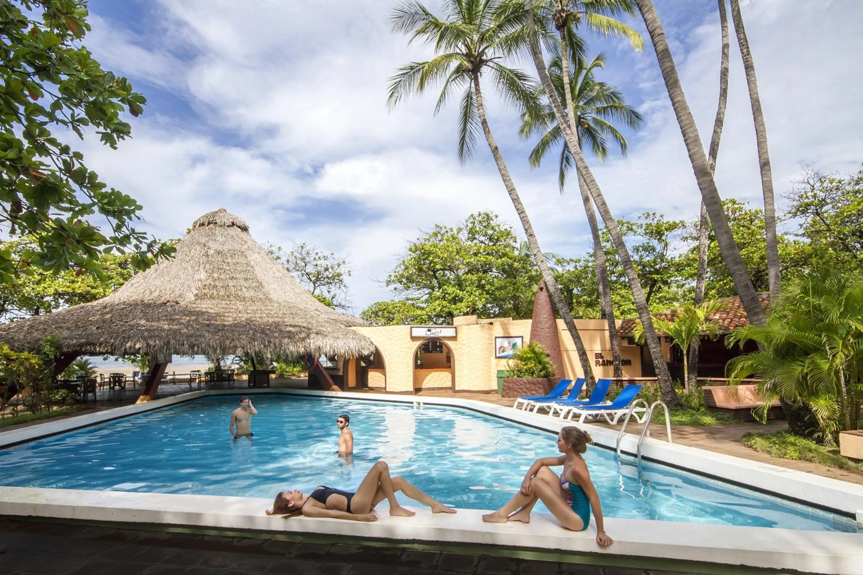 Swimming pool in Barceló Montelimar All Inclusive