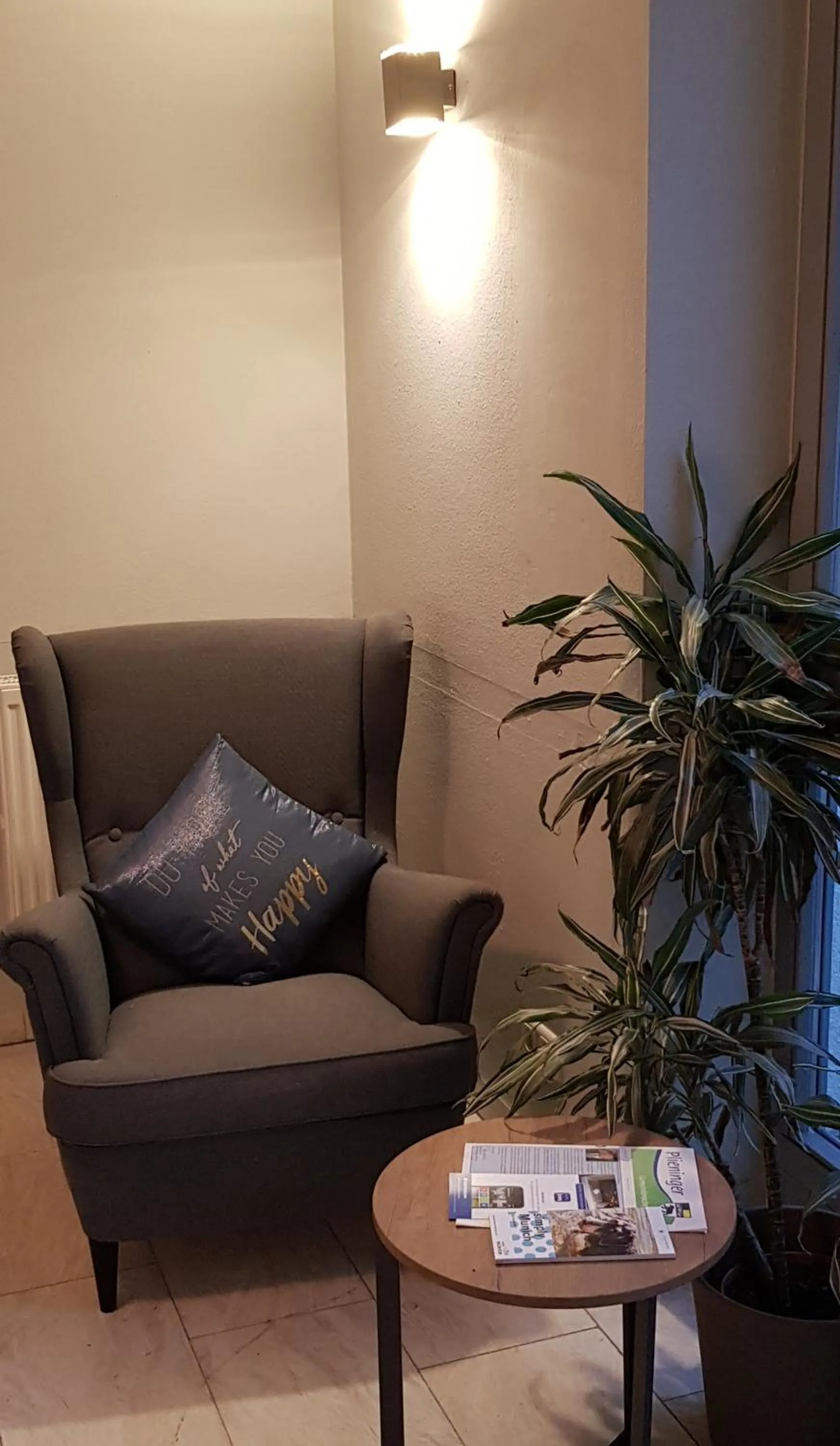 Lobby or reception in ARRIVEL Pension Pliening - bisher Novitel