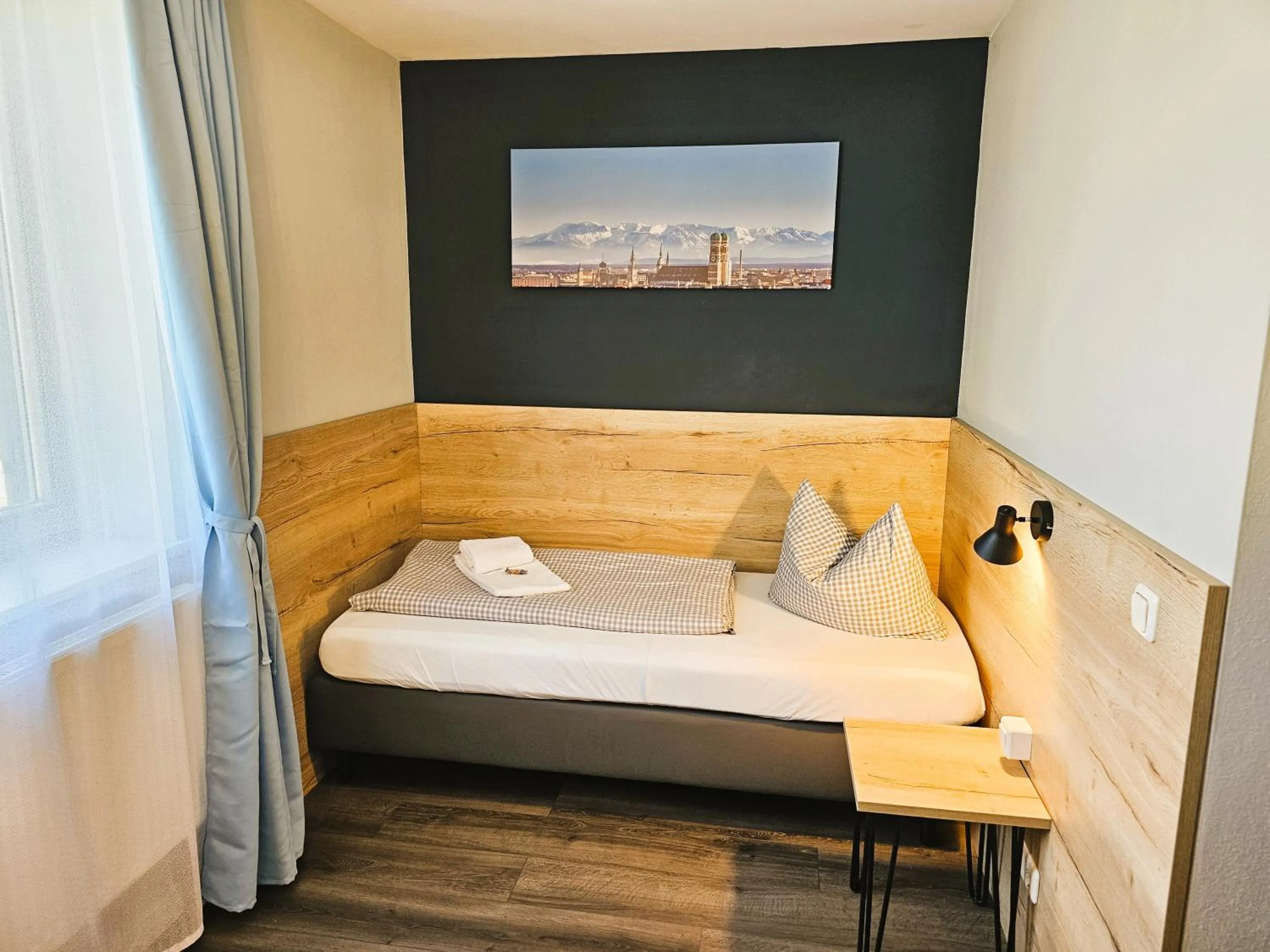 Photo of the whole room, Bed in ARRIVEL Pension Pliening - bisher Novitel