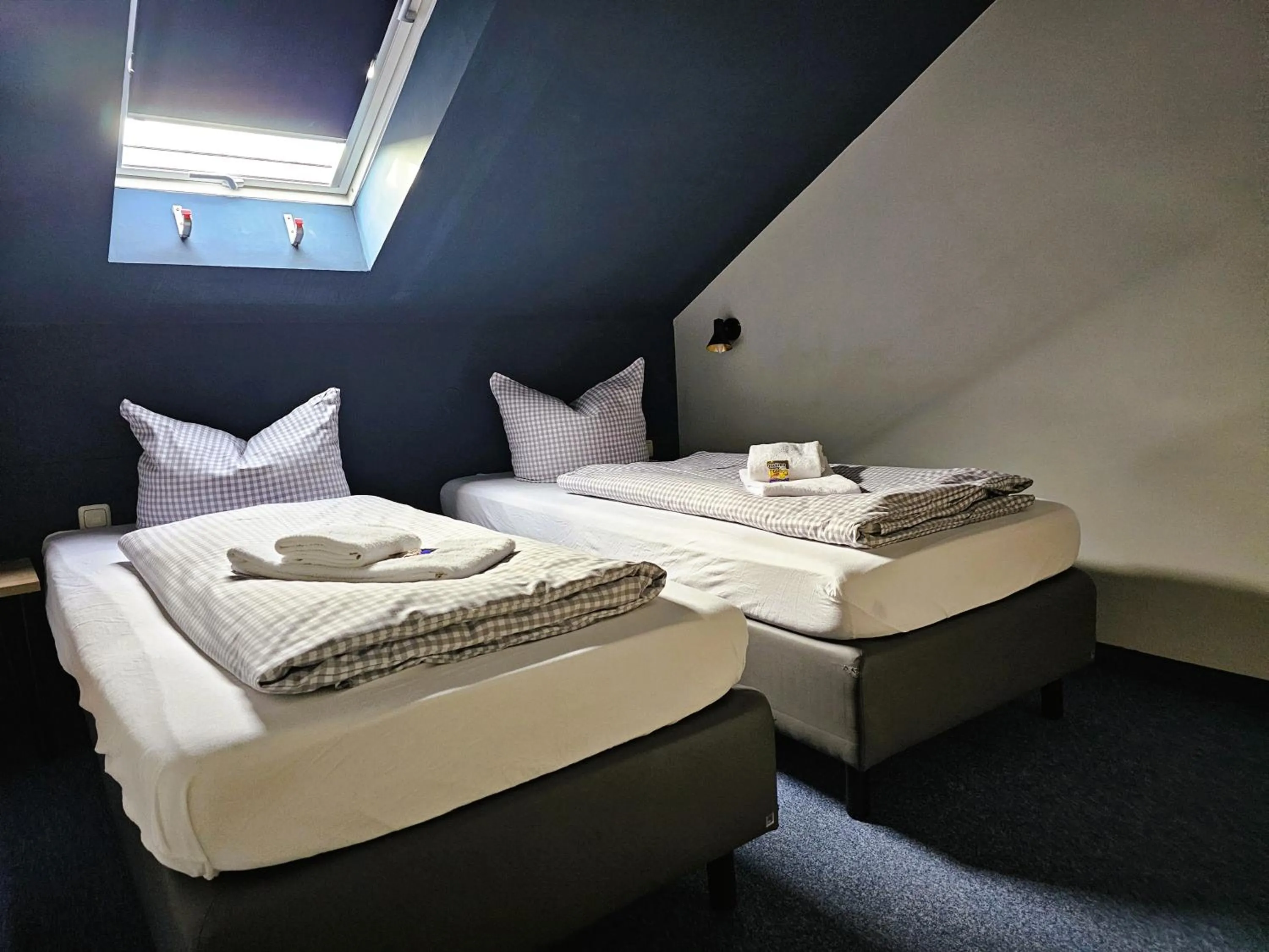 Photo of the whole room, Bed in ARRIVEL Pension Pliening - bisher Novitel