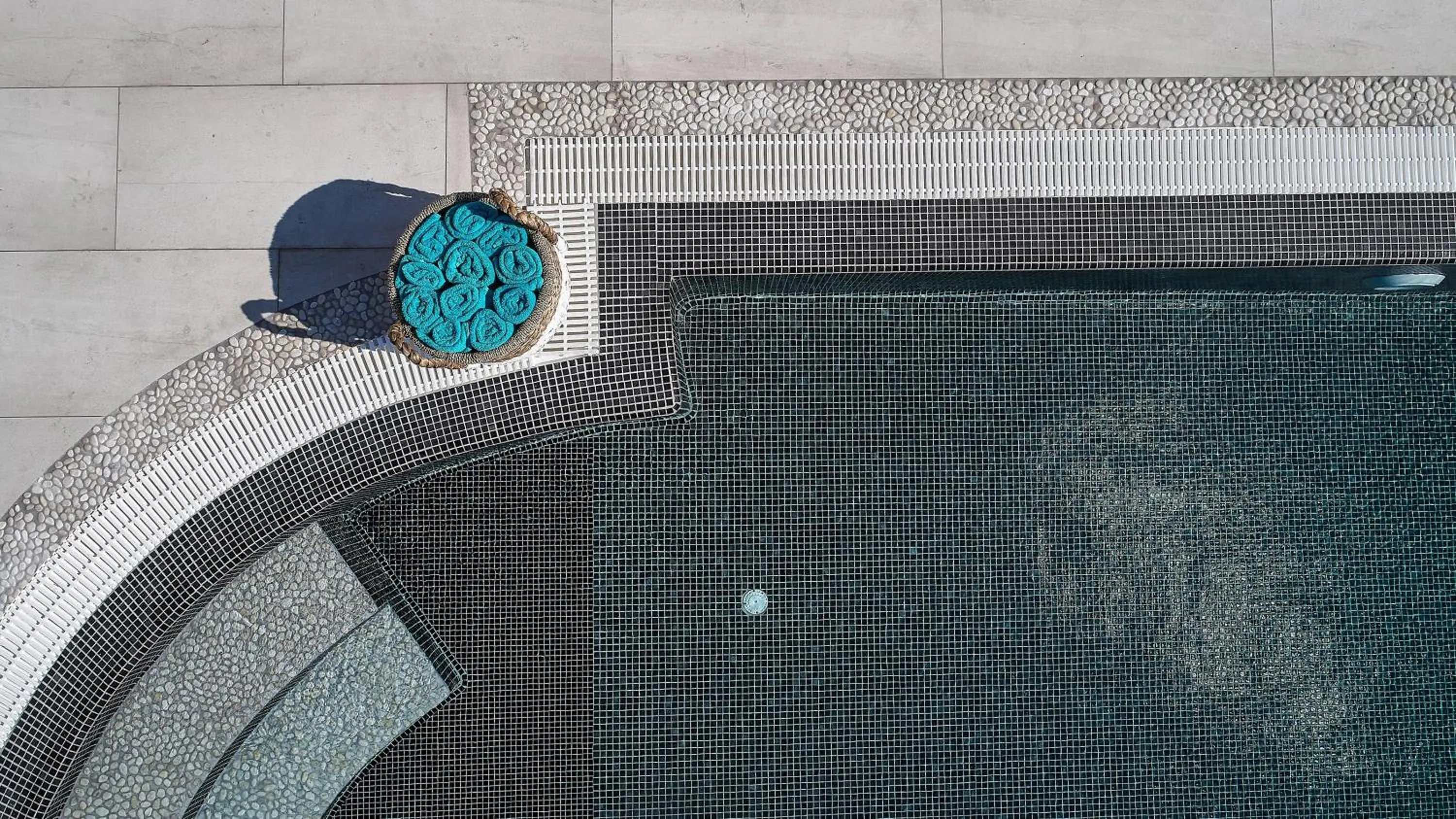 Swimming pool in Petri Suites