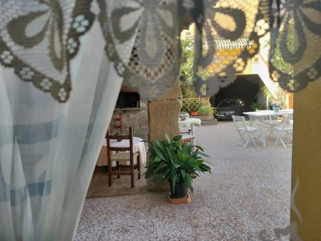 Inner courtyard view in Anticacasaliori